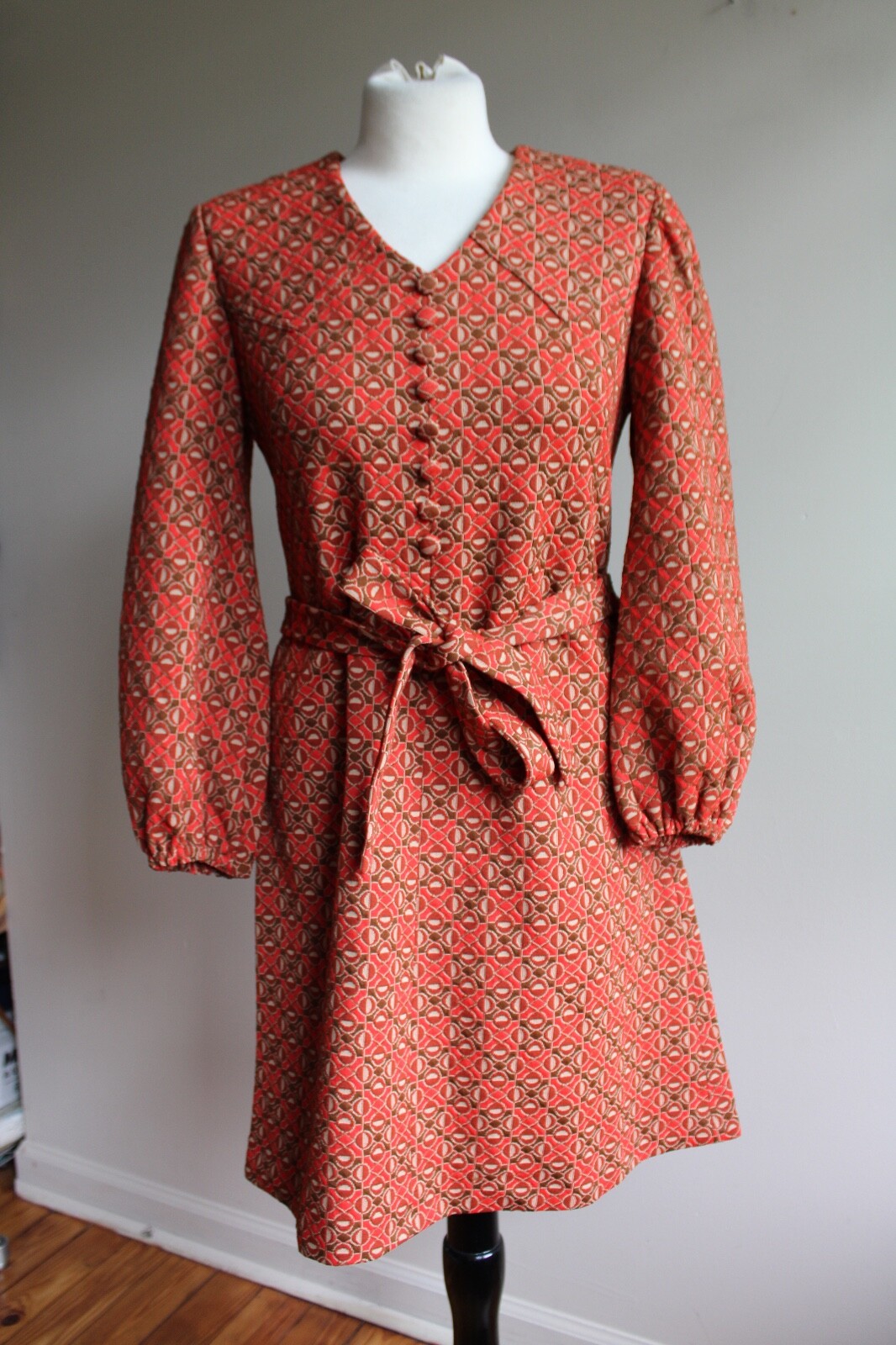 Vtg Unbranded 36&Prime; Bust Orange Brown Geometric V-Neck Knit Fabric Belted Dress