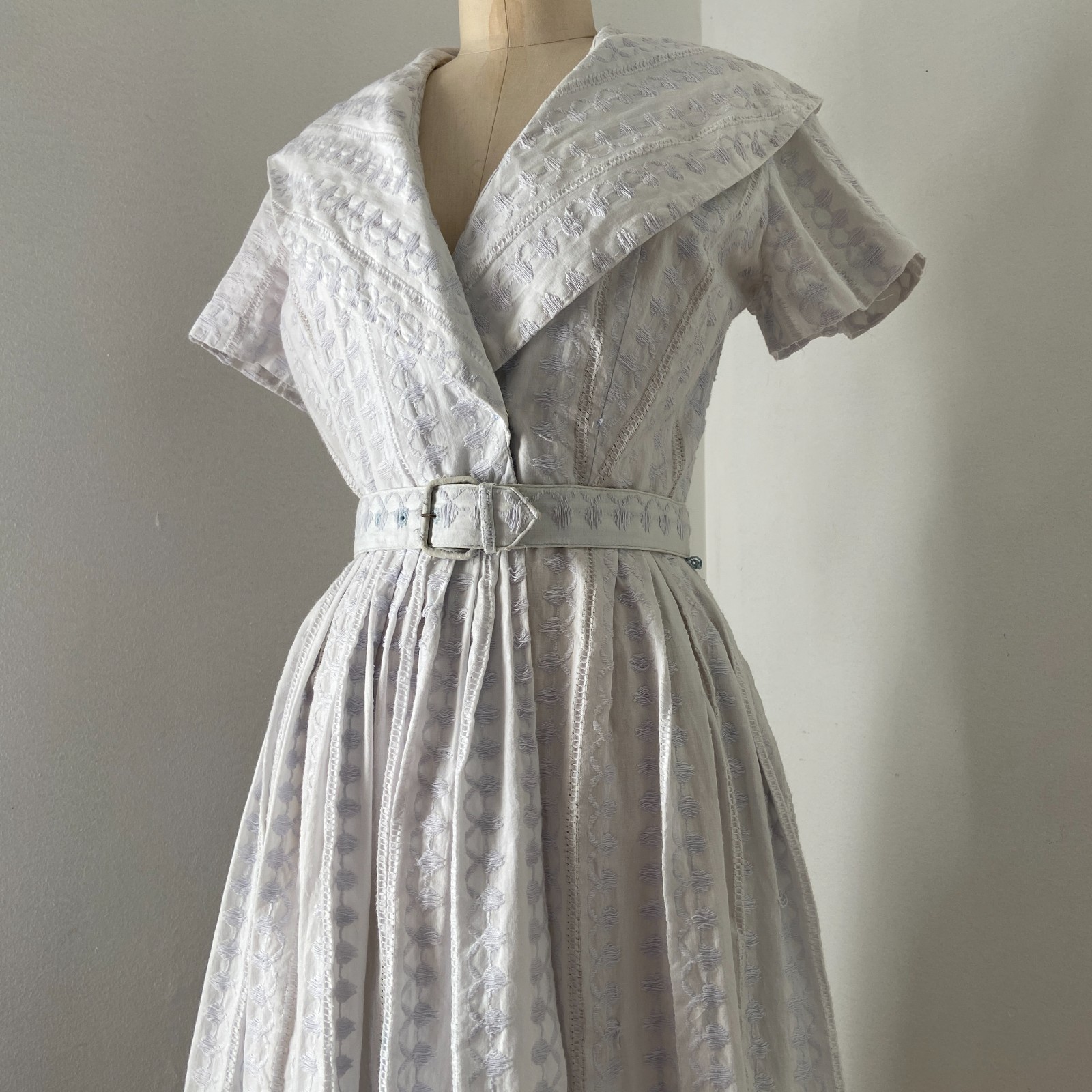 Vintage 1950s White Embroidered Shawl Collar Dress Cotton Small 26 in Waist