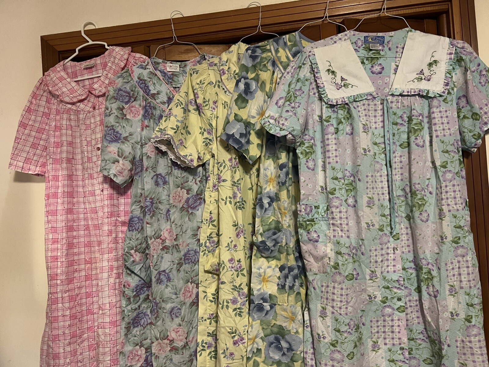 6/Coffee Time Designer Floral Ruffle Trim Muumuu House Dresses Vintage Fits M/L