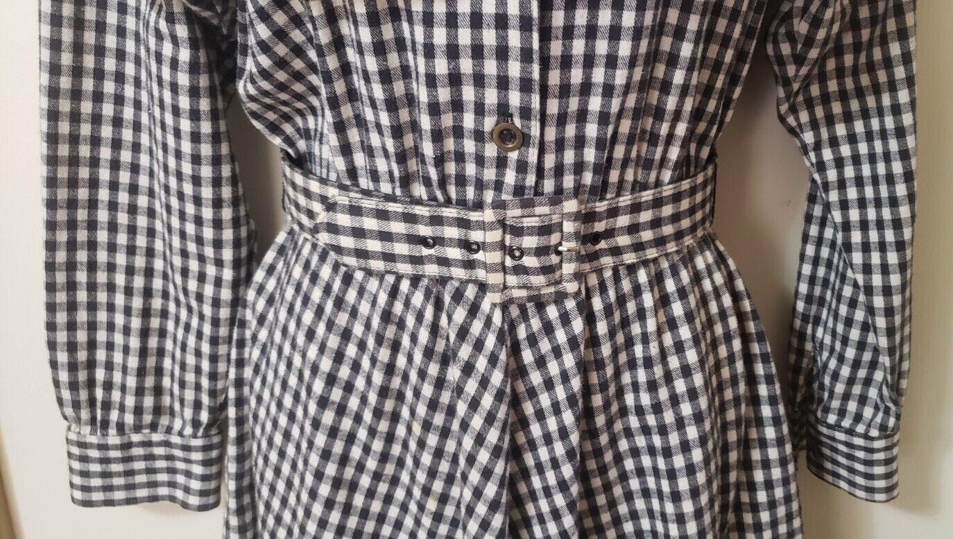 Vintage Carol Anderson Cottage Core Flannel Dress. Size 4