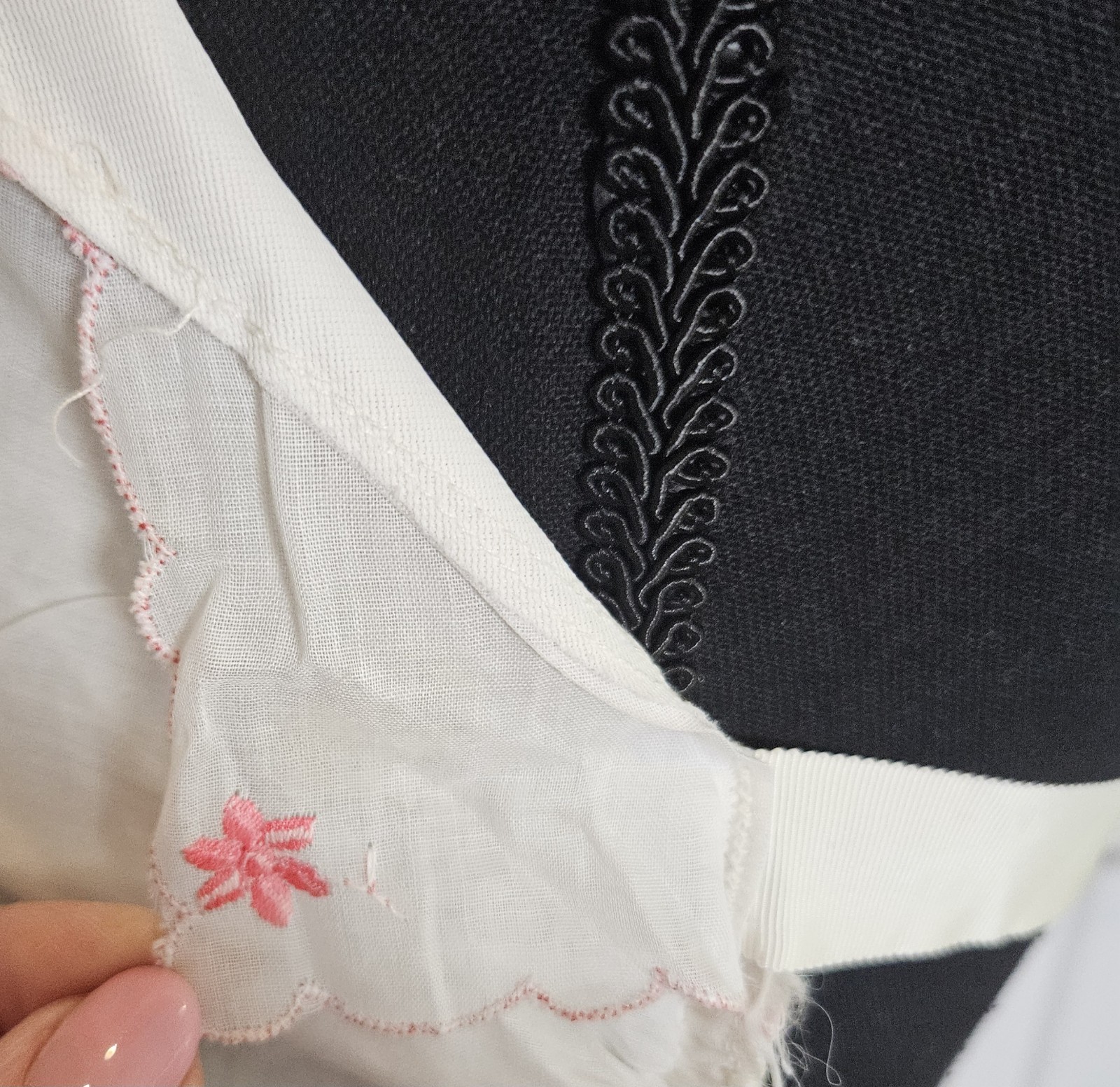Vintage 60s Catch A Guy Handkerchief Embroidered Floral Halter Crop Top Tie Back