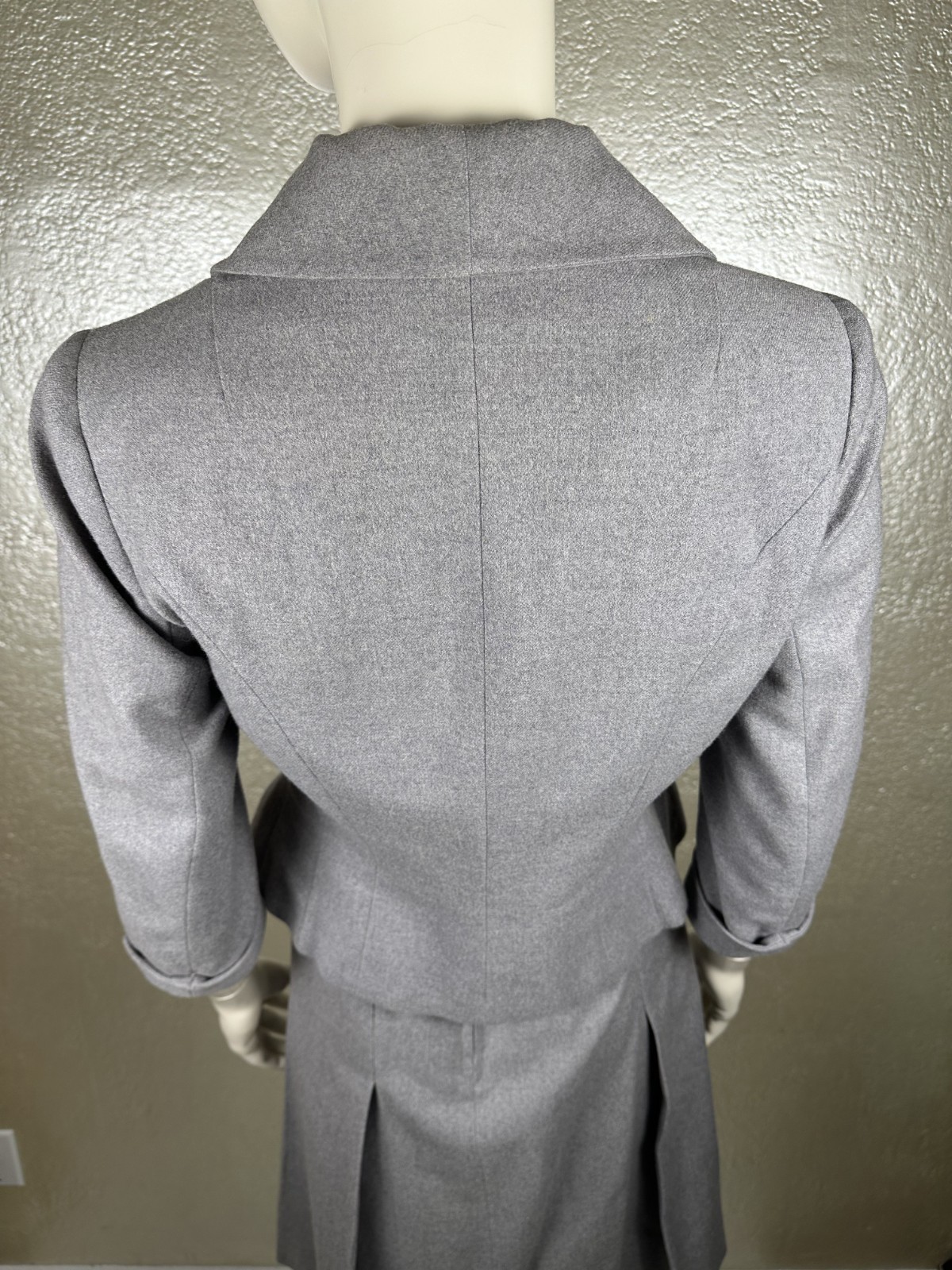 Vintage 1940s-1950s Ladies LIPMAN WOLFE & CO. Gray Wool Two Piece Skirt Suit Set