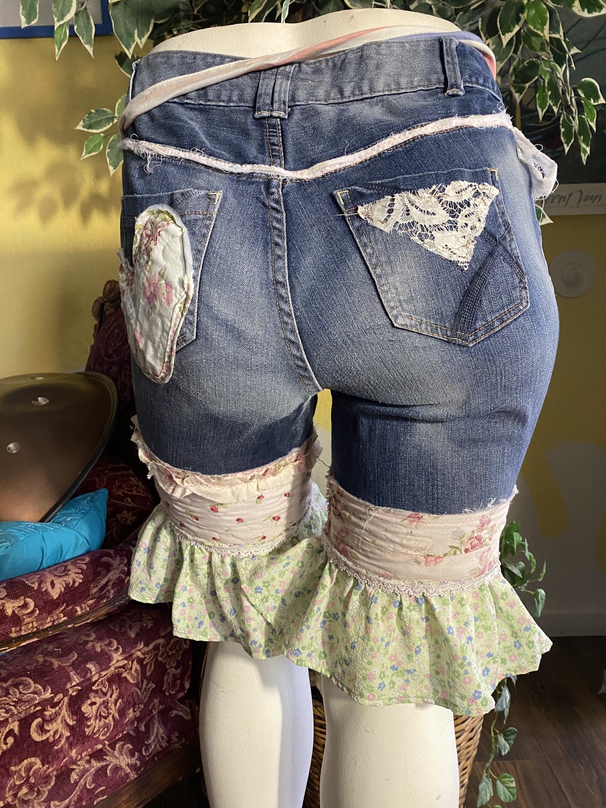 REWORKED PATCH PATCHWORK LONG RUFFLE BOHO JEANS SHORTS KNICKERS PANTALOONS L