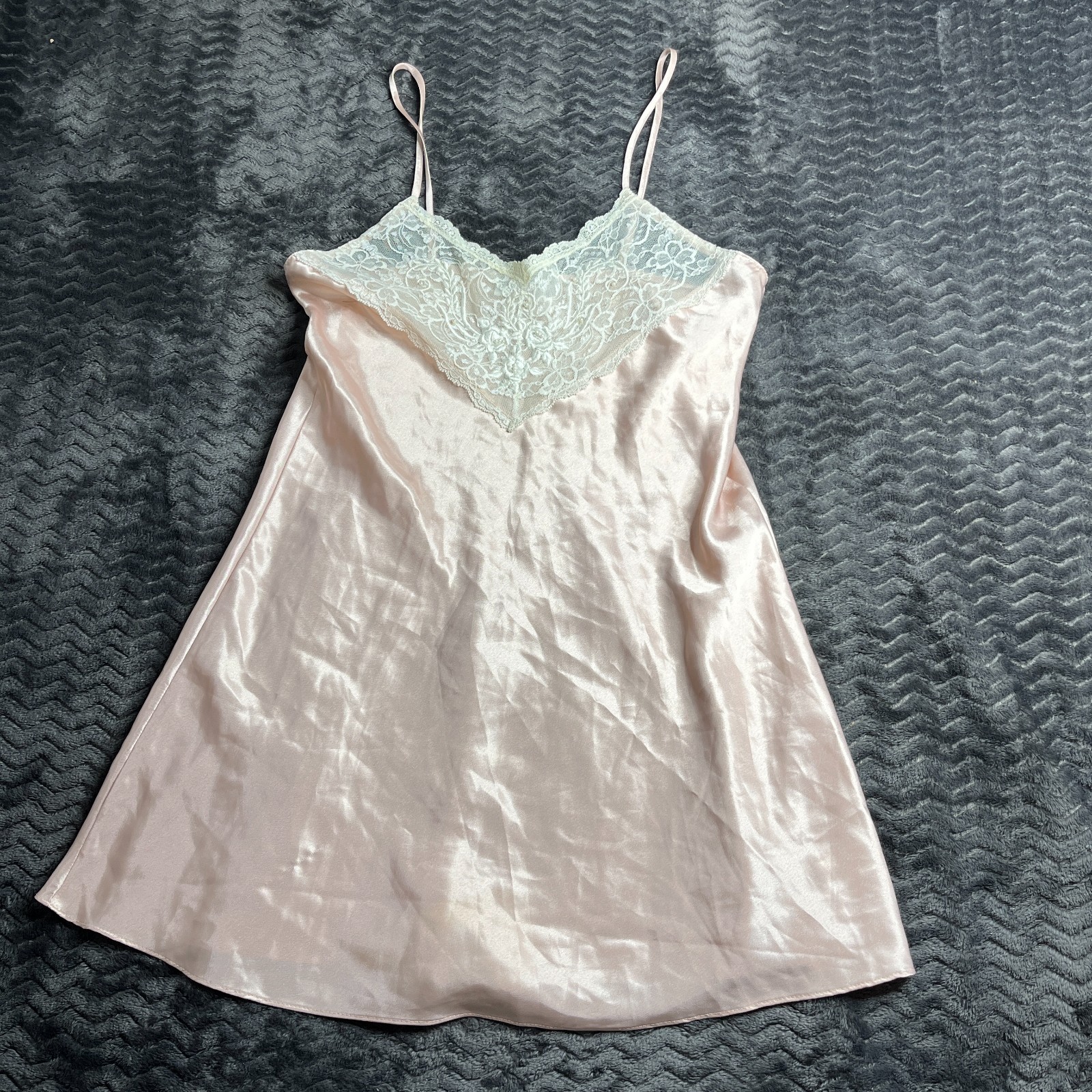 1990’s VTG VAL MODE SLIP CHEMISE pink Silky Satin size Small