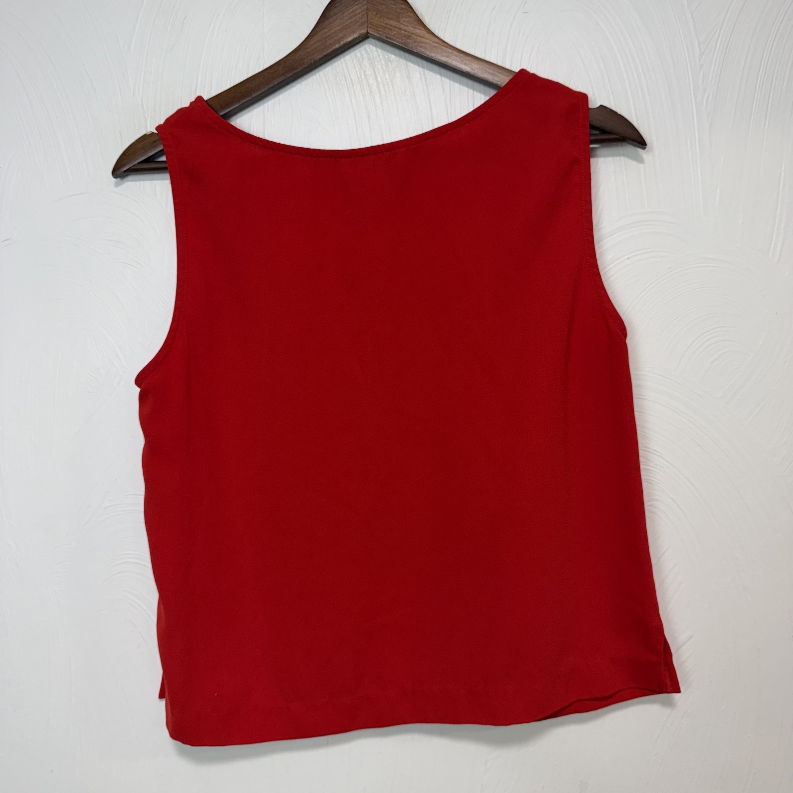 Vintage Perceptions Women&rsquo;s Red Solid Casual Sleeveless Tank Top Blouse Size 8