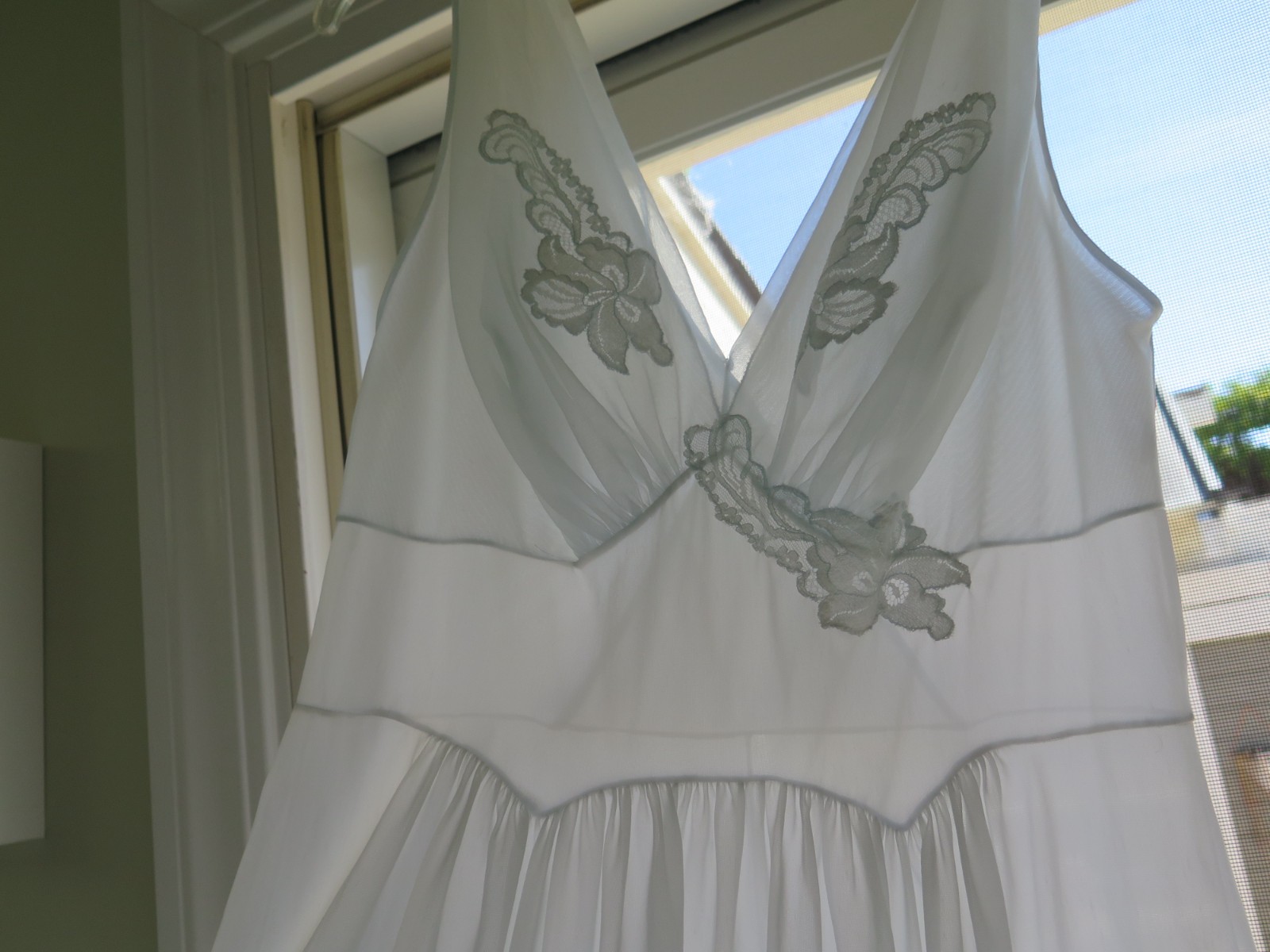 VTG Vanity Fair Sheer Chiffon Negligee Nightgown Blue Lace Bust Sz 36 Tricot