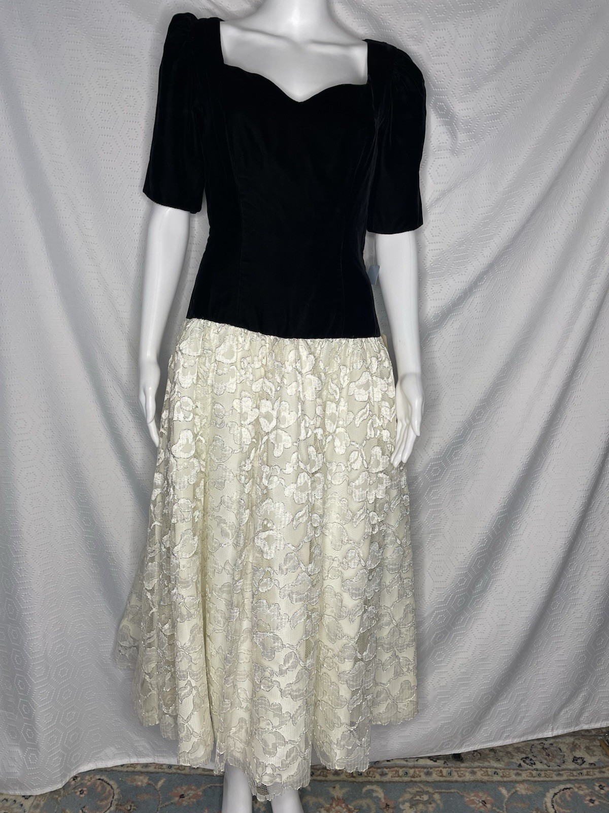 NWT Dead stock Vintage Formal Dress Velvet Sweetheart Bodice Lace Skirt 10 USA