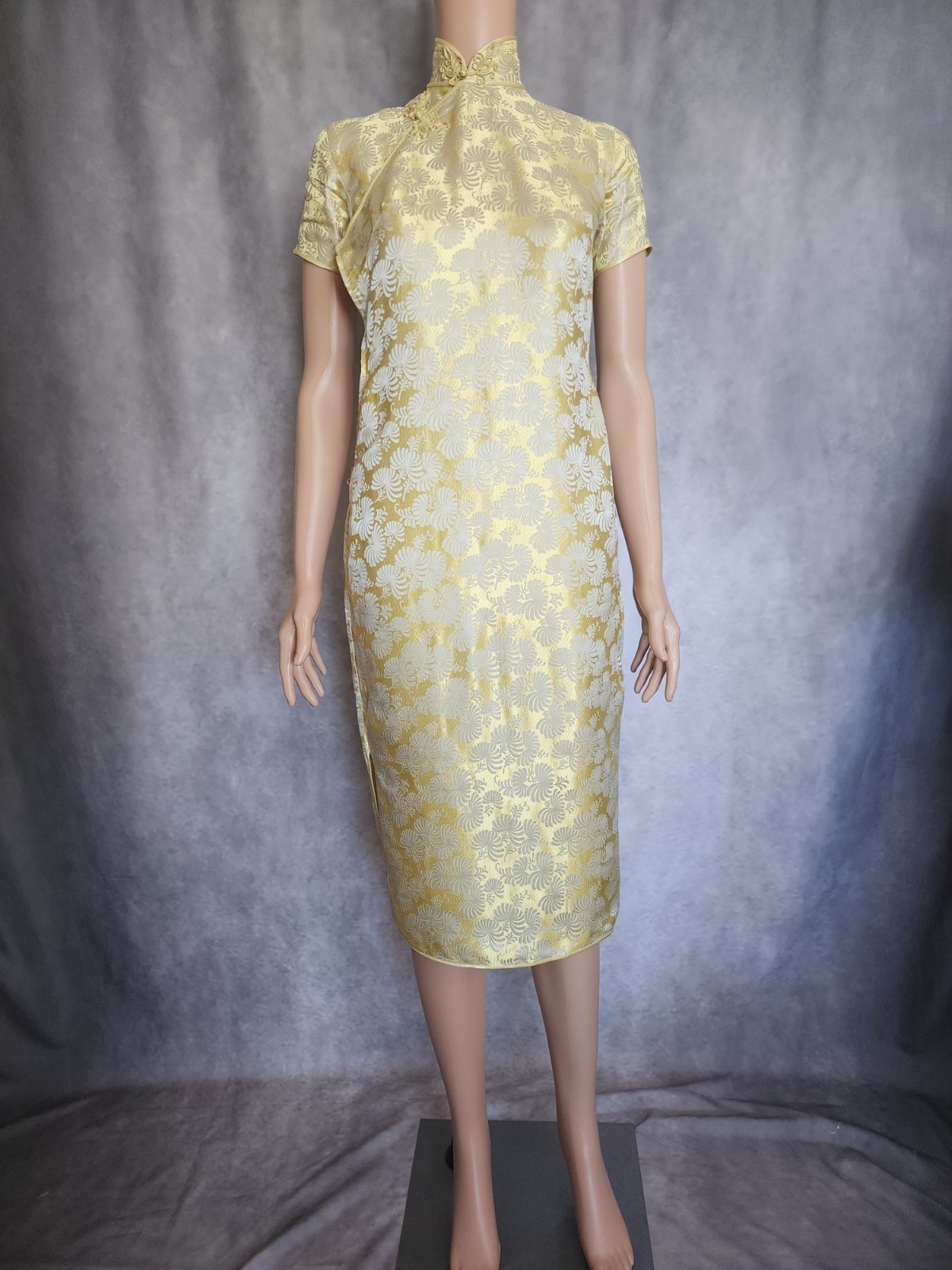 Vintage 1950&rsquo;s Cheongsam Qipao Dress Size XS Gold & Silver Brocade Silk OOAK