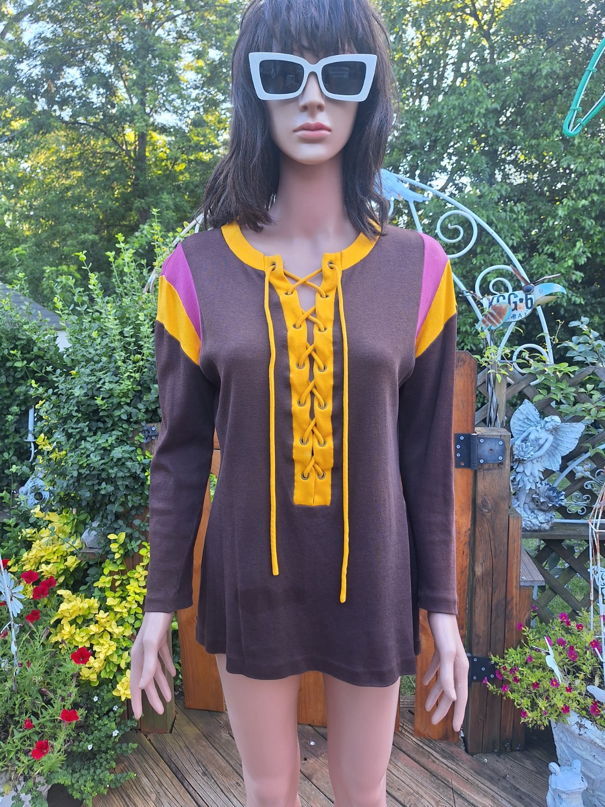 True VTG Mid-century MOD 1960s 1970s Groovy Laced Top M / L Long Sleeve Brown