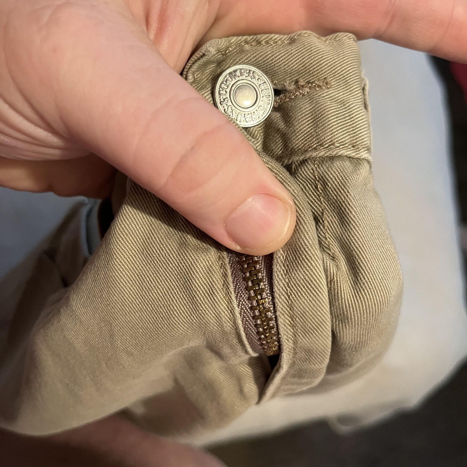VintageLevi&rsquo;s 505 Chino Shorts Mens 34 Beige Flat Front 11in Inseam Regular Fit