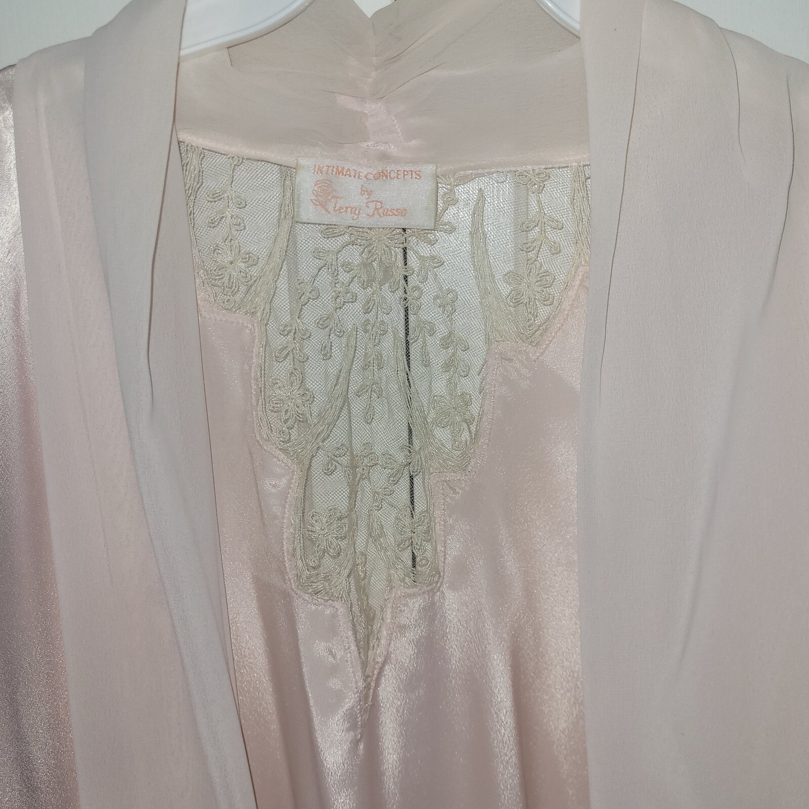 Vintage Intimate Concepts by Terry Russo Pink Satin Robe Size P/S 80’s Beading