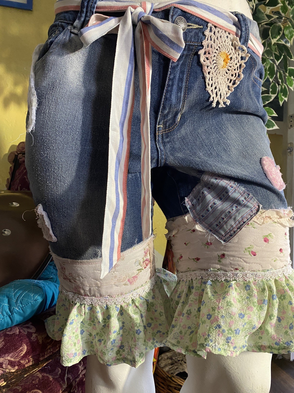 REWORKED PATCH PATCHWORK LONG RUFFLE BOHO JEANS SHORTS KNICKERS PANTALOONS L