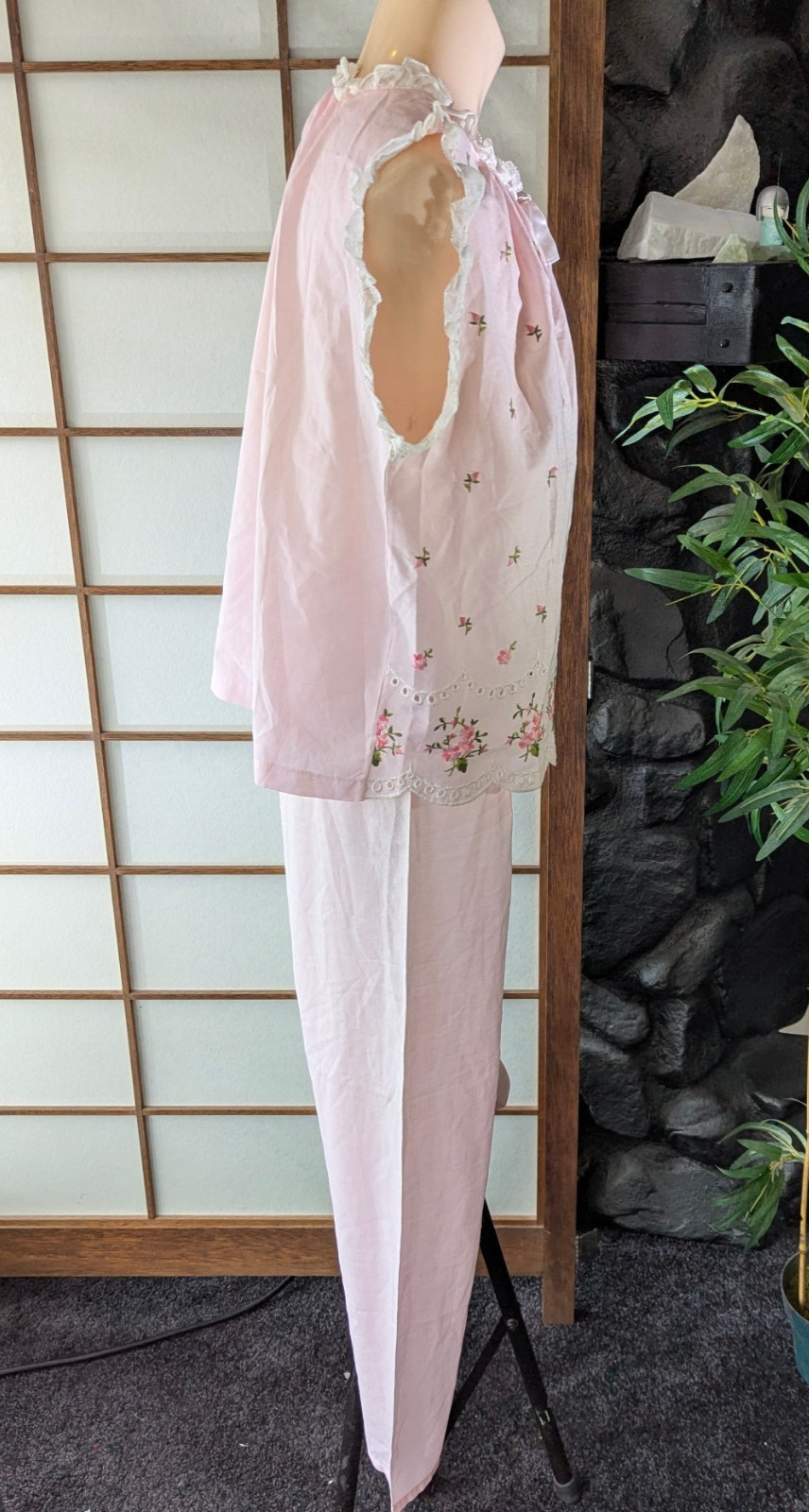 Vintage Leonora Pink 2pc Pajamas PJs 1960s Sz Small Babydoll Embroidered Roses