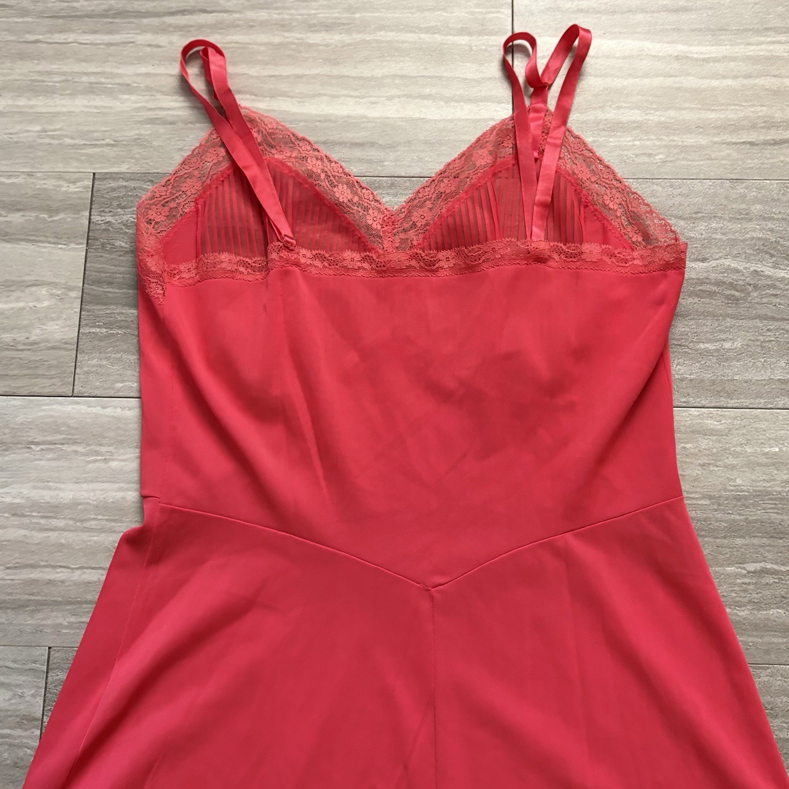 Vintage 1950s Luxite Holeproof Red Nylon Full Slip Lace Pleated Hem Sz 34 S