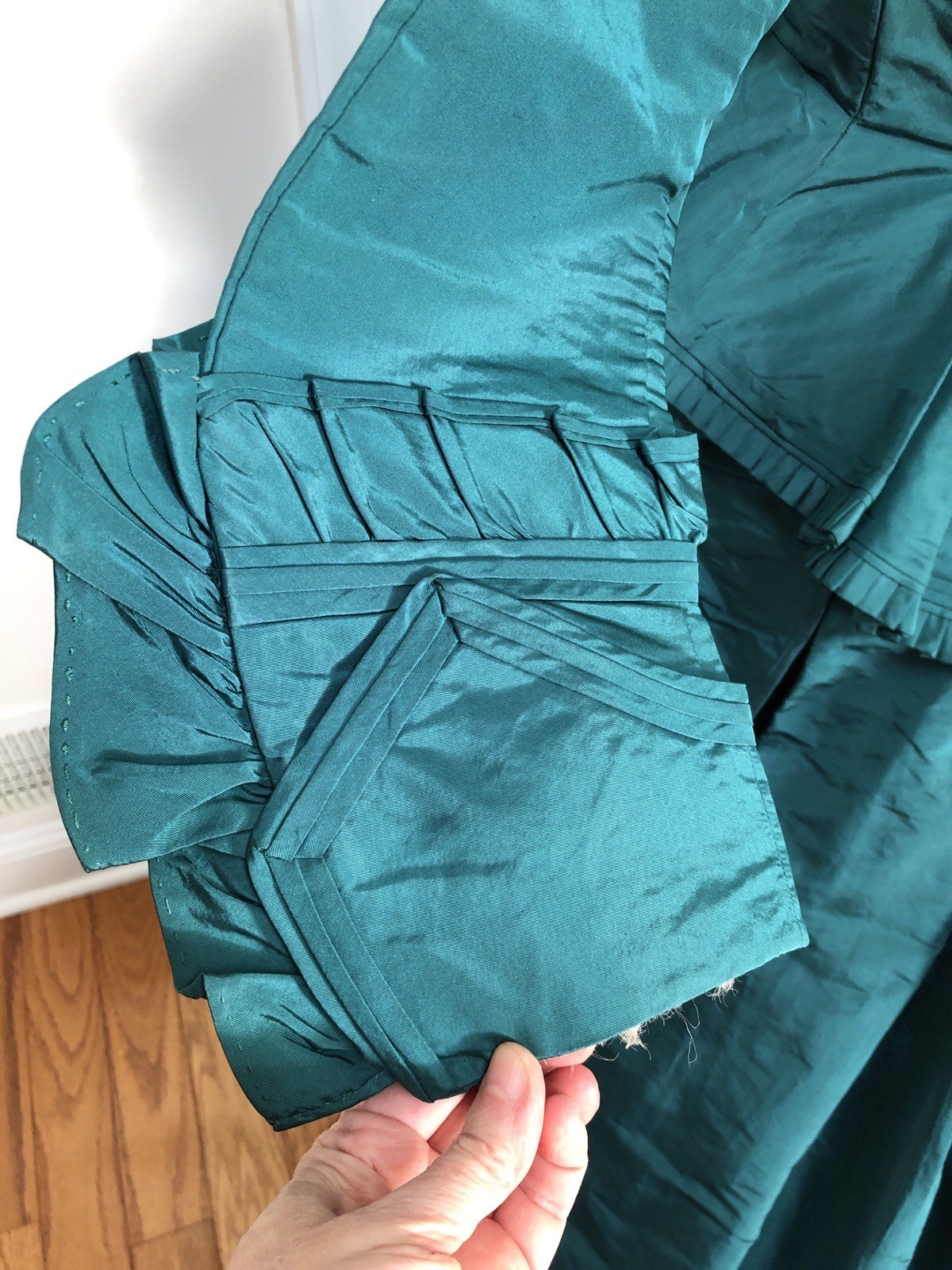 Antique 1880s 3Pc *EMERALD GREEN SILK Victorian BUSTLE DRESS w/PRINCESS JACKET*