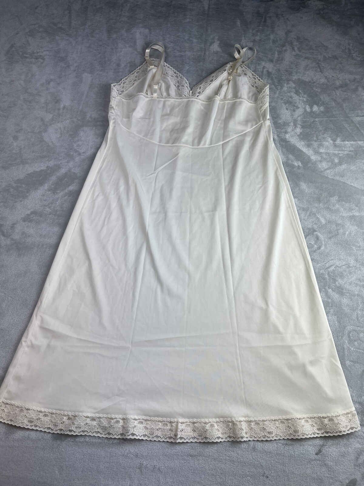 Vanity Fair Ivory Nylon Full-Length Slip Style 10-103 Size 38 24&Prime;/44 Lace Trim