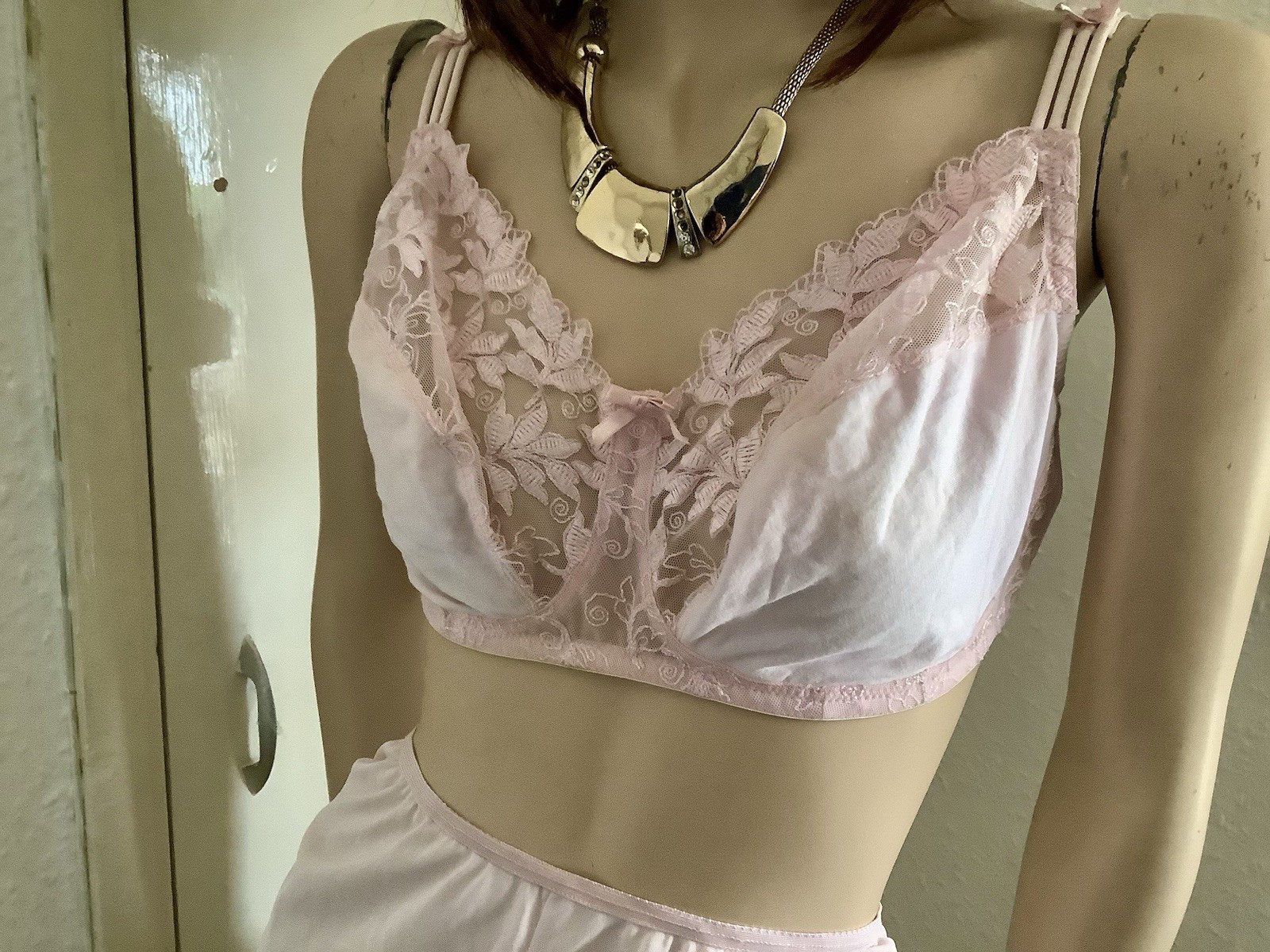 Vtg Shapely Figures Pink Nylon & Lace Full Cover Bra 42D (EU 95D)