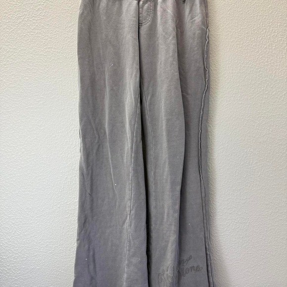 980