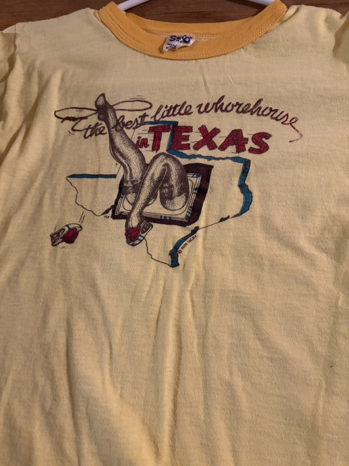 Vintage T Shirt 70s Dolly Patron Best Little Whorehouse In Texas – Small 🔥