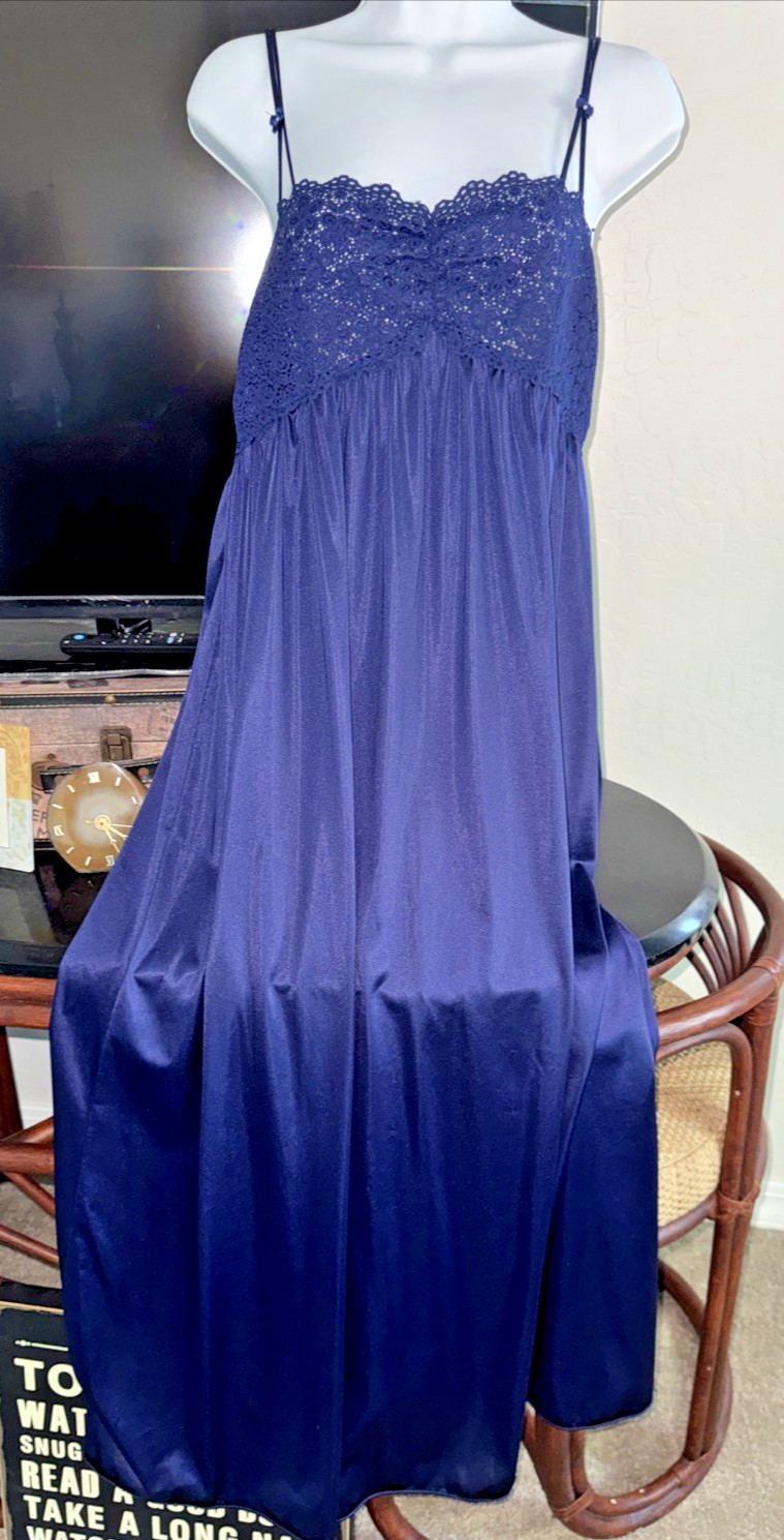 VTG VANITY FAIR Navy BLUE SWEEP NIGHT GOWN Large Long stretch Lace BODICE Gown