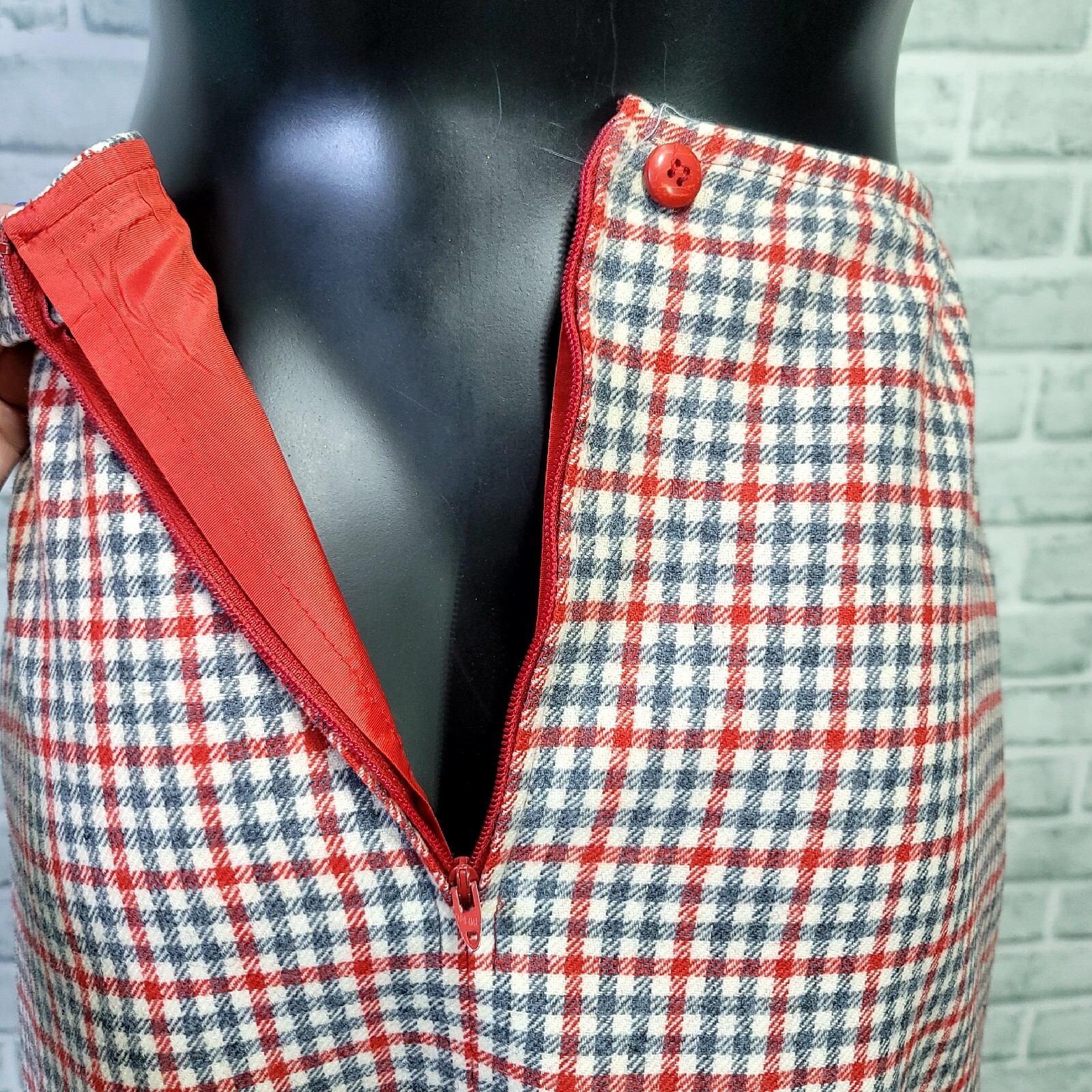 Vintage 70s Pendleton Womens S Red Ivory Blue Plaid Wool Aline Straight Skirt
