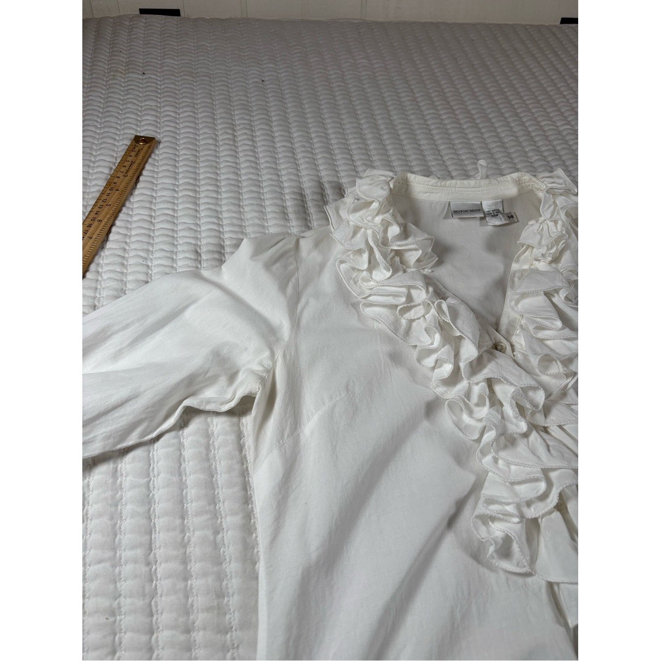 Newport News White Ruffle Button Front Blouse Womens 8 Cotton Victorian Romantic