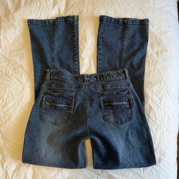 Guess Vintage bootcut jeans mid to low rise Size 32