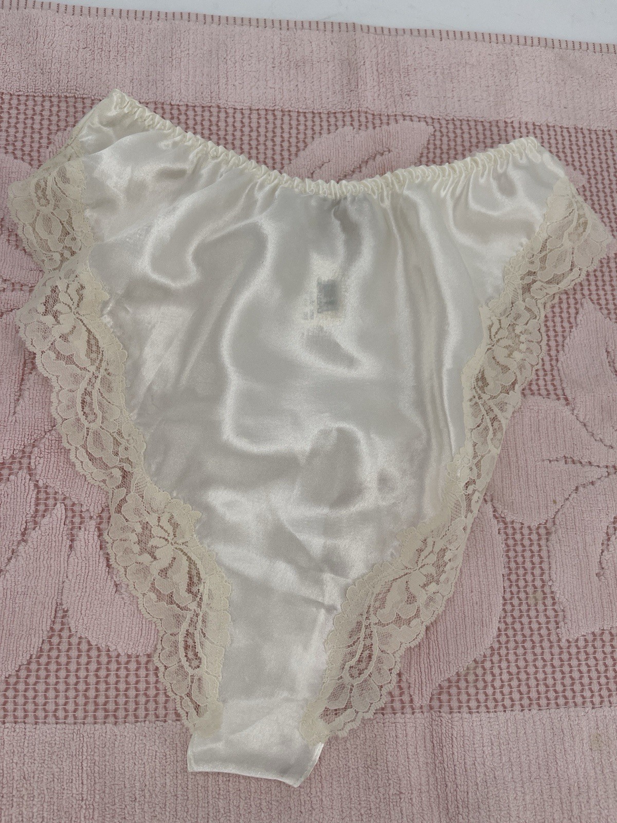 Victoria’s Secret Vintage Satin Bikini With Lace Trim Ivory Size P