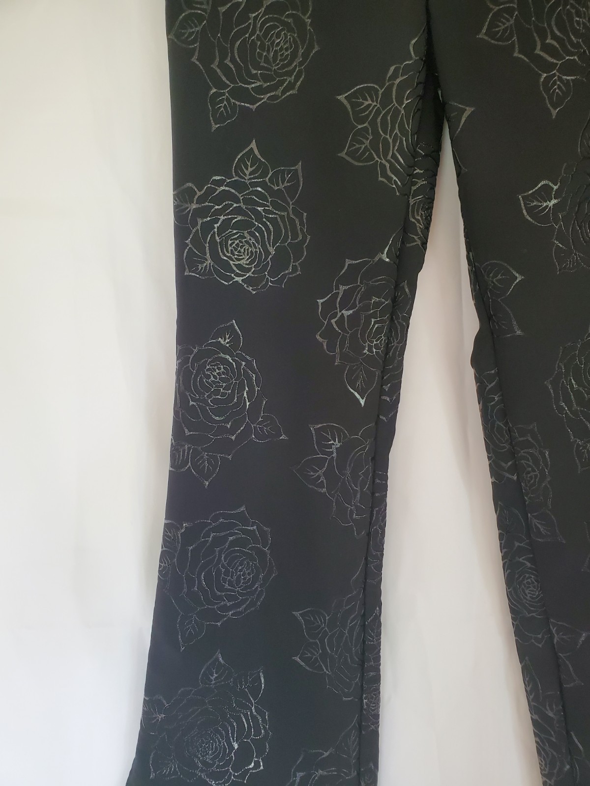 🕊STAR C.C.C.🕊 Black Embossed Rose Print Gothic Design Vintage Jeans Sz 7 🌹