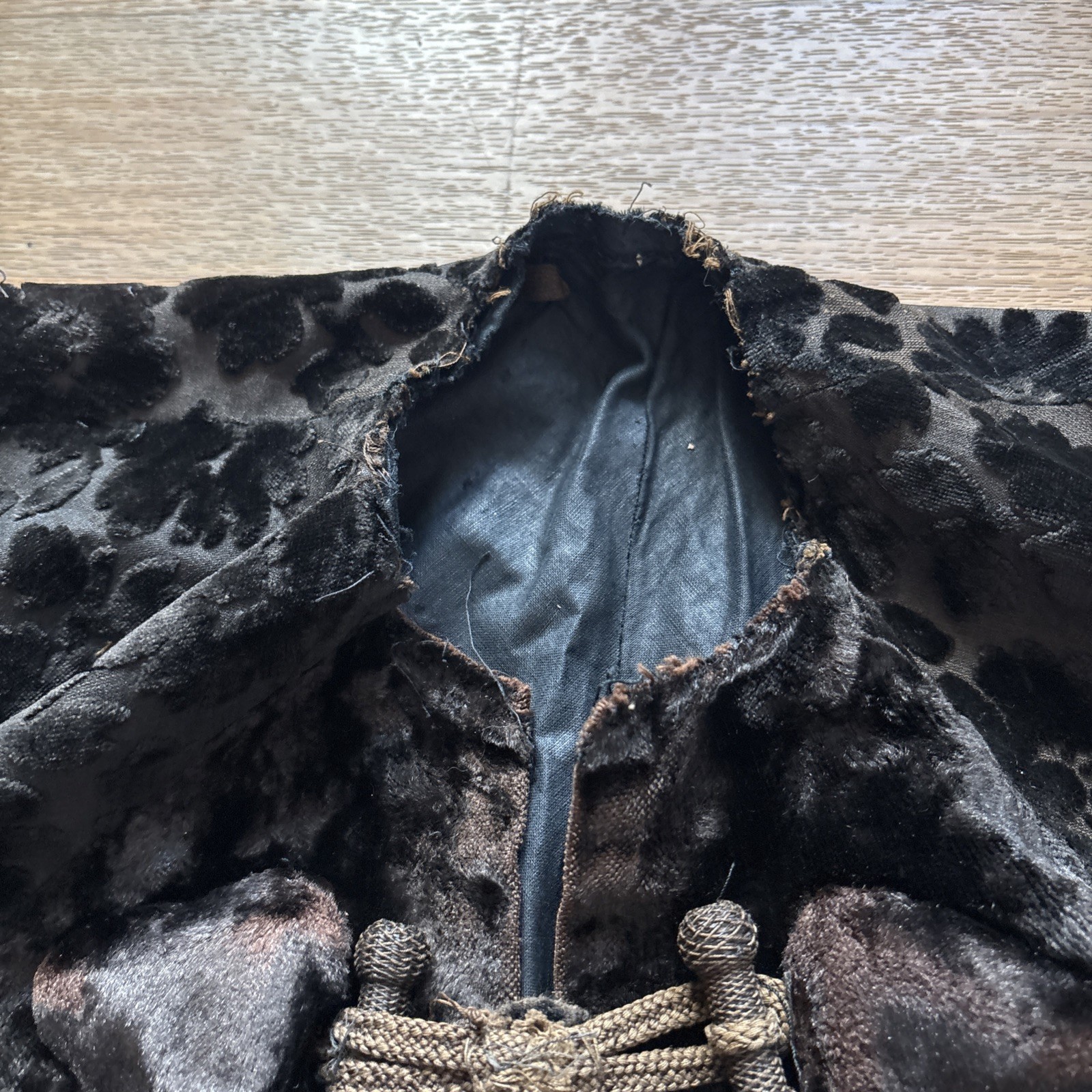 Edwardian Gothic Witchy Black Crushed Velvet Vintage Victorian Capelet Cape