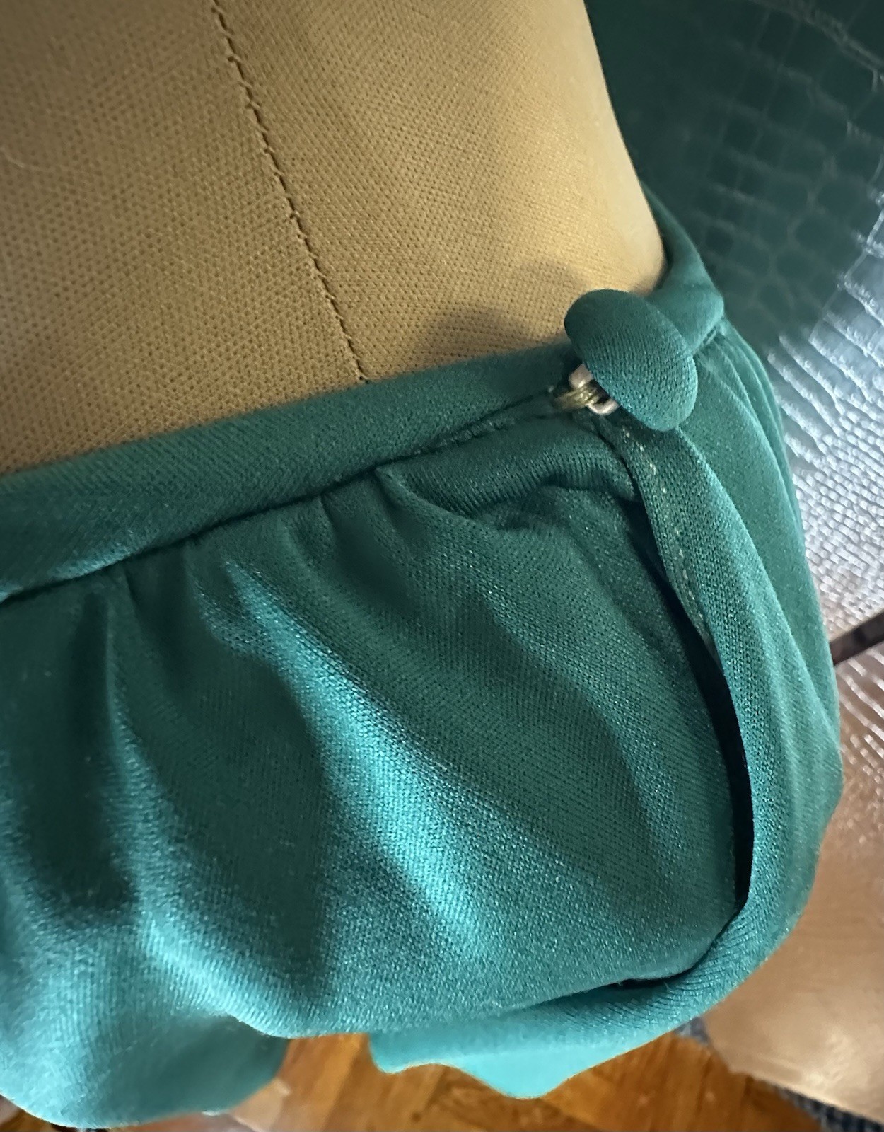 Vintage Green 80s Dress Handkerchief Hem Flutter Sleeves Scoop Neck Size Med-Lg