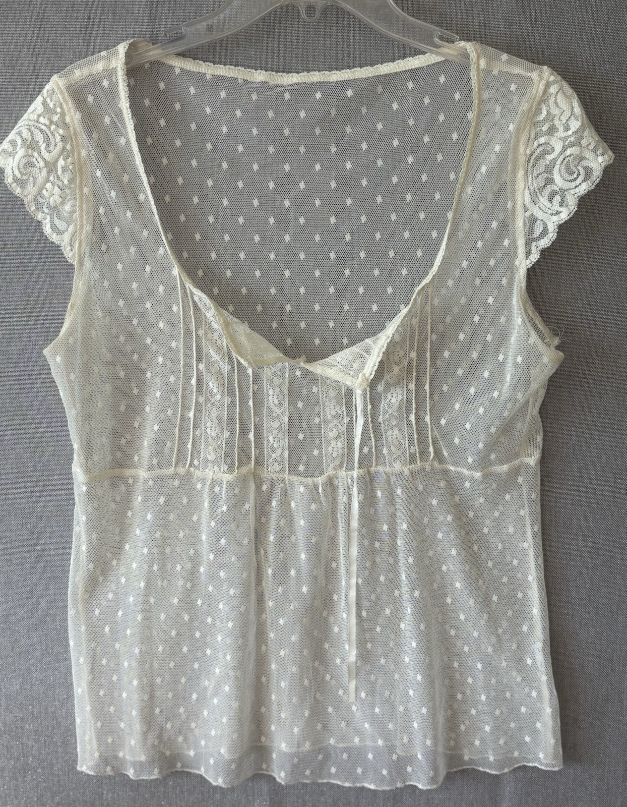 vintage Ivory Color Romantic camisole No Size Large? P2P19, Length 24. Lace Caps