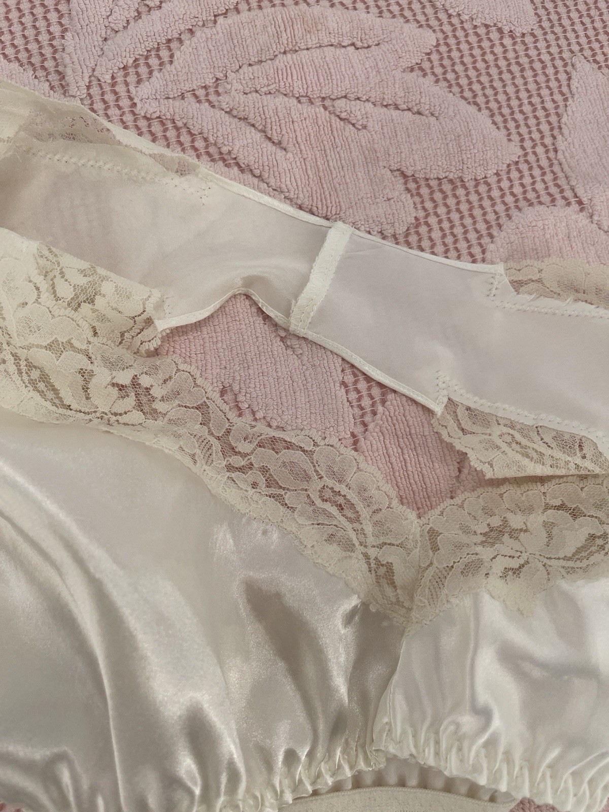 Victoria’s Secret Vintage Satin Bikini With Lace Trim Ivory Size P