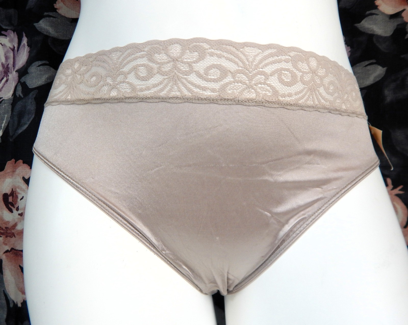 NOS Vintage Bali Studio Second Skin Lace Hi-Cut/Hi-Leg Satin Panties Taupe Sz 8
