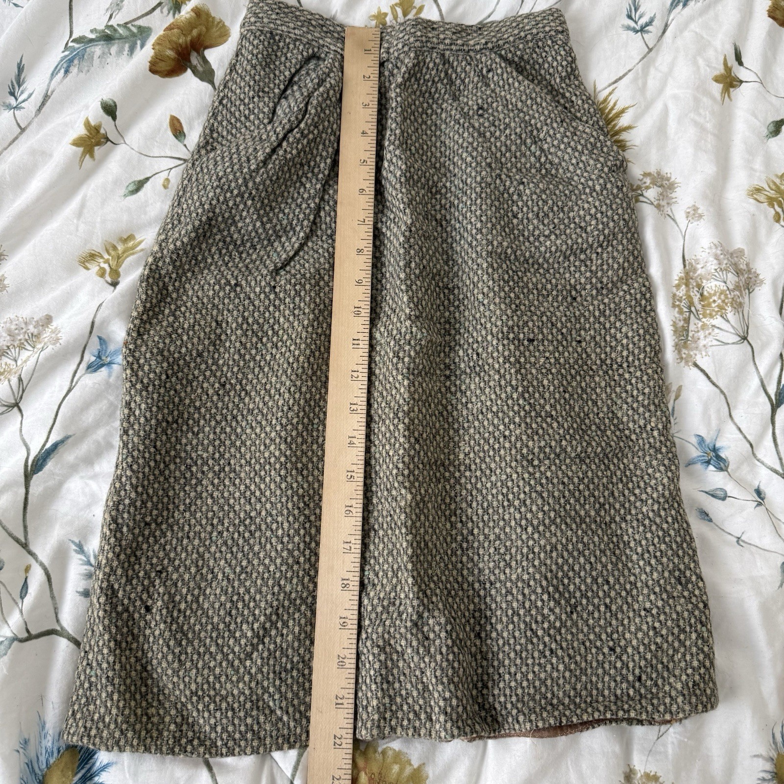 Vintage Handmade Tweed Wool Blend A-Line Skirt XS 22-23 Waist GEM Zip 60s 70s