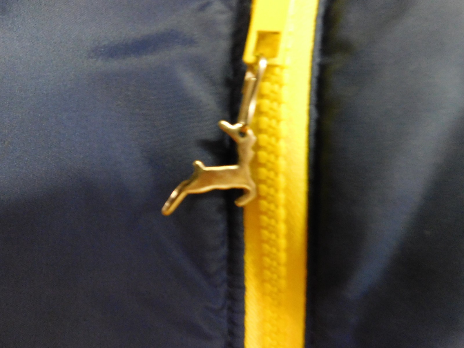 Vintage 80&rsquo;s WHITE STAG Ski Jacket Coat 35&Prime; Waist Blue w/ Yellow