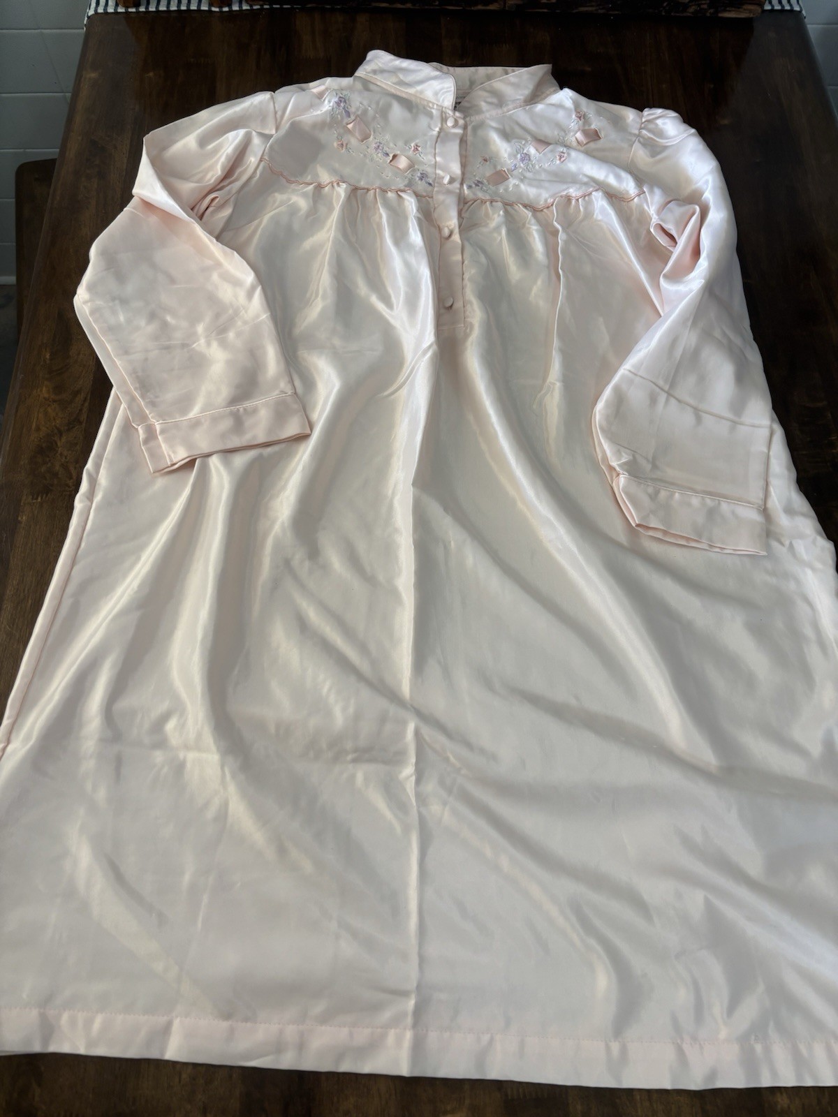 Barbizon Nightgown Vintage Size XL Knee length light peach Embroidered Floral