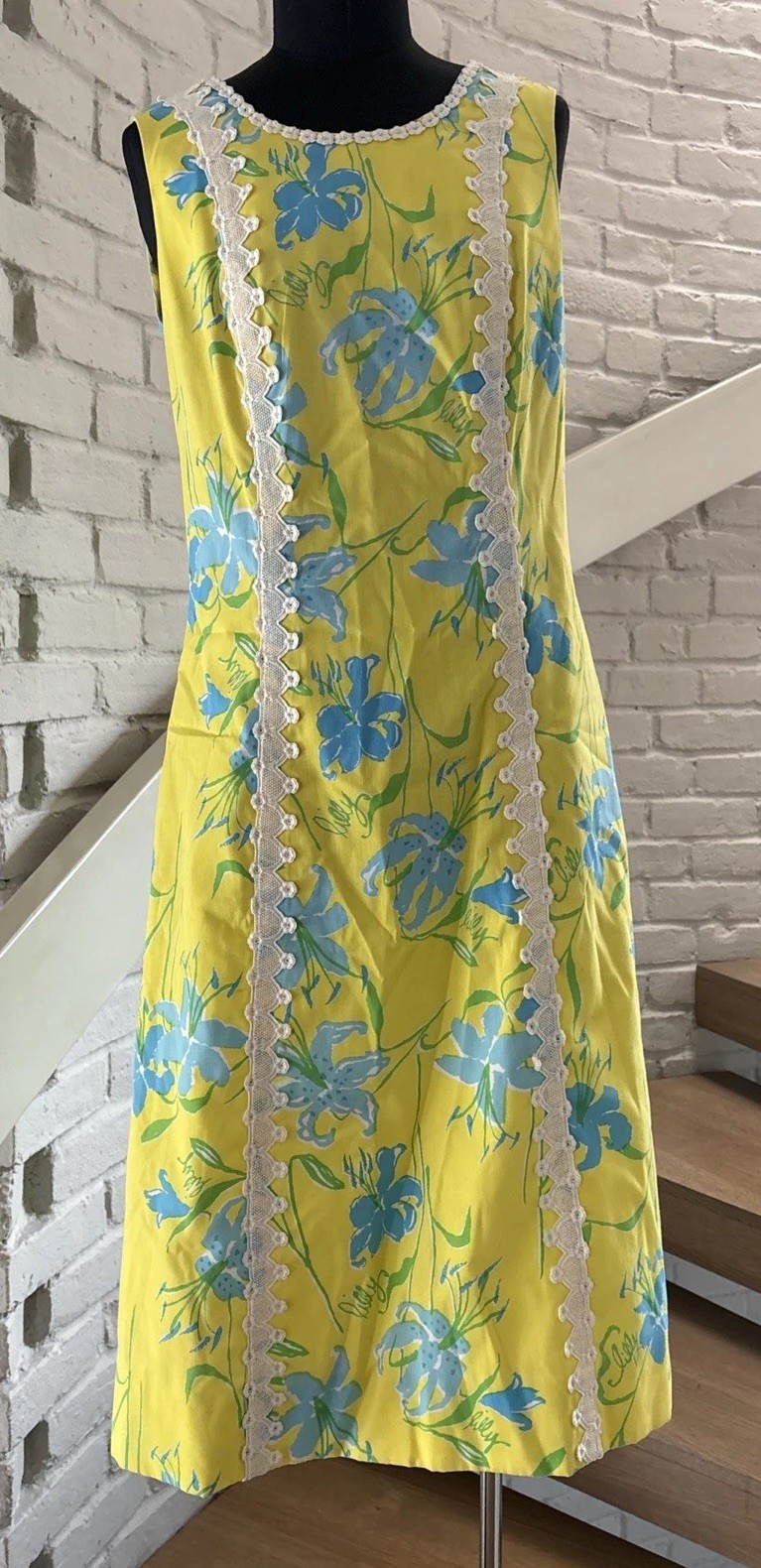 The Lilly Vintage Lilly Pulitzer Dress Yellow Hidden Lilly Shift S/M