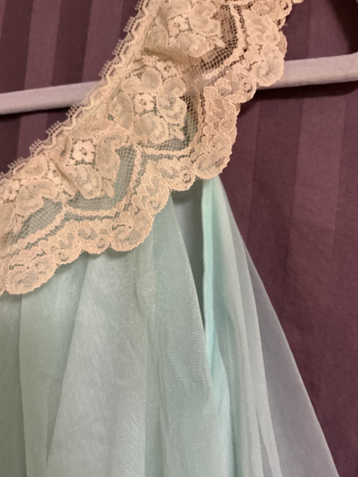 VINTAGE 2 LAYER NYLON SEMI SHHEER NEGLIGEE LACE TRIM SZ. L PALE TEAL