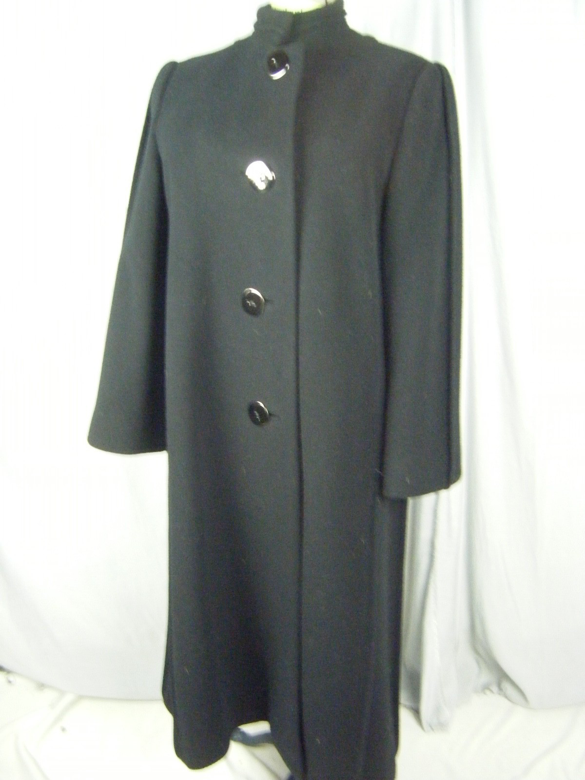 A Trigère Coat Vtg Pauline Trigere Black Fine Wool Piping Detail Coat-Bust 41/S