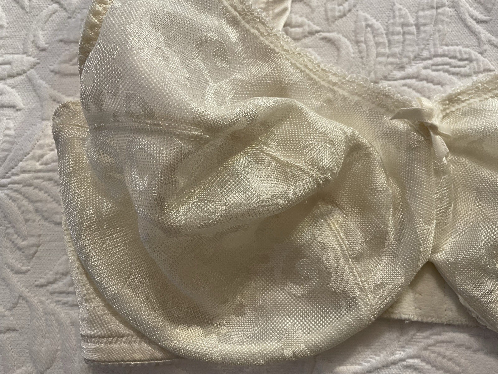 Vintage Warners Bra 34DD Perfect Support # 1500 ivory floral unlined underwired
