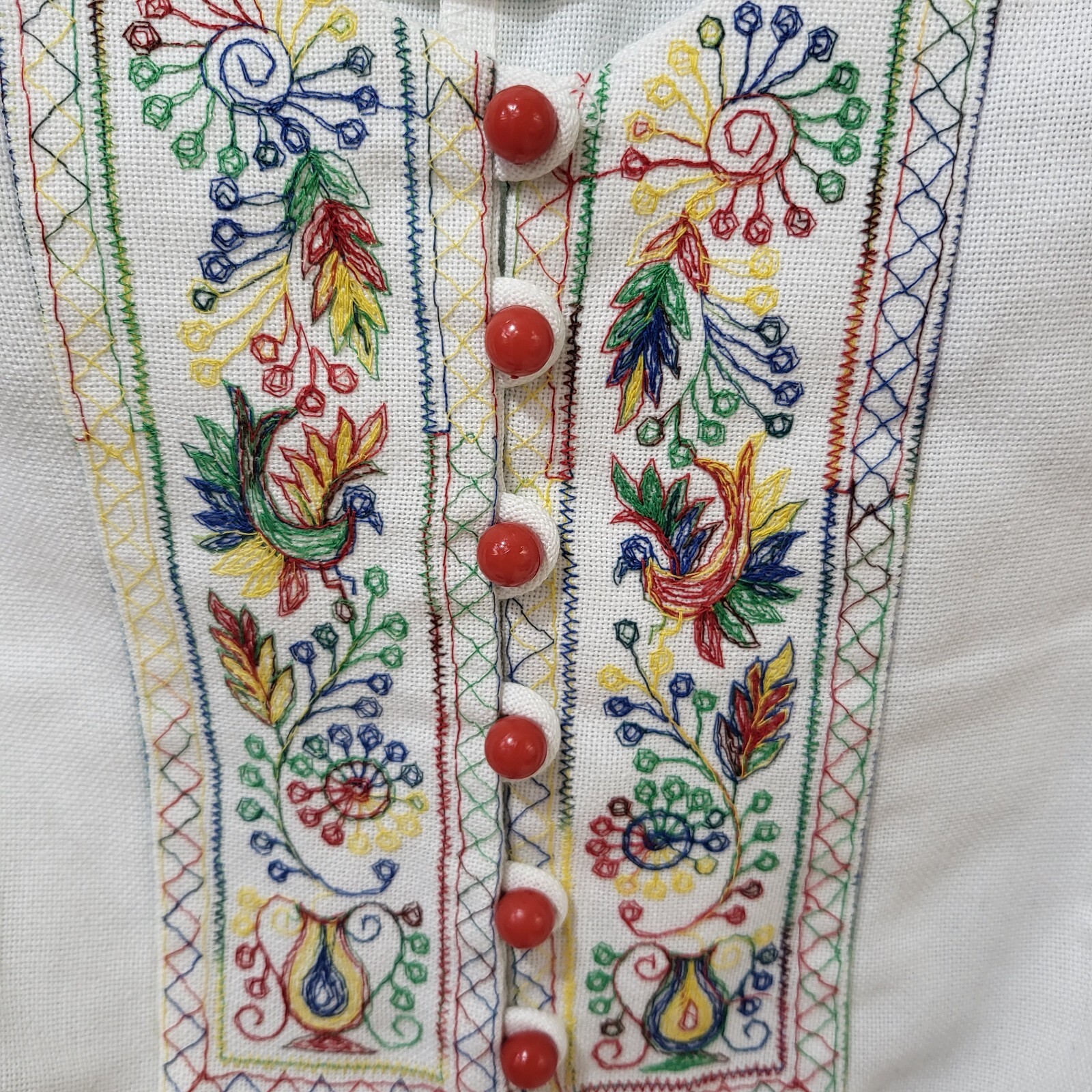 Vintage Glenbrooke Womens Dress White with Peacock Embroidered Neckline Button