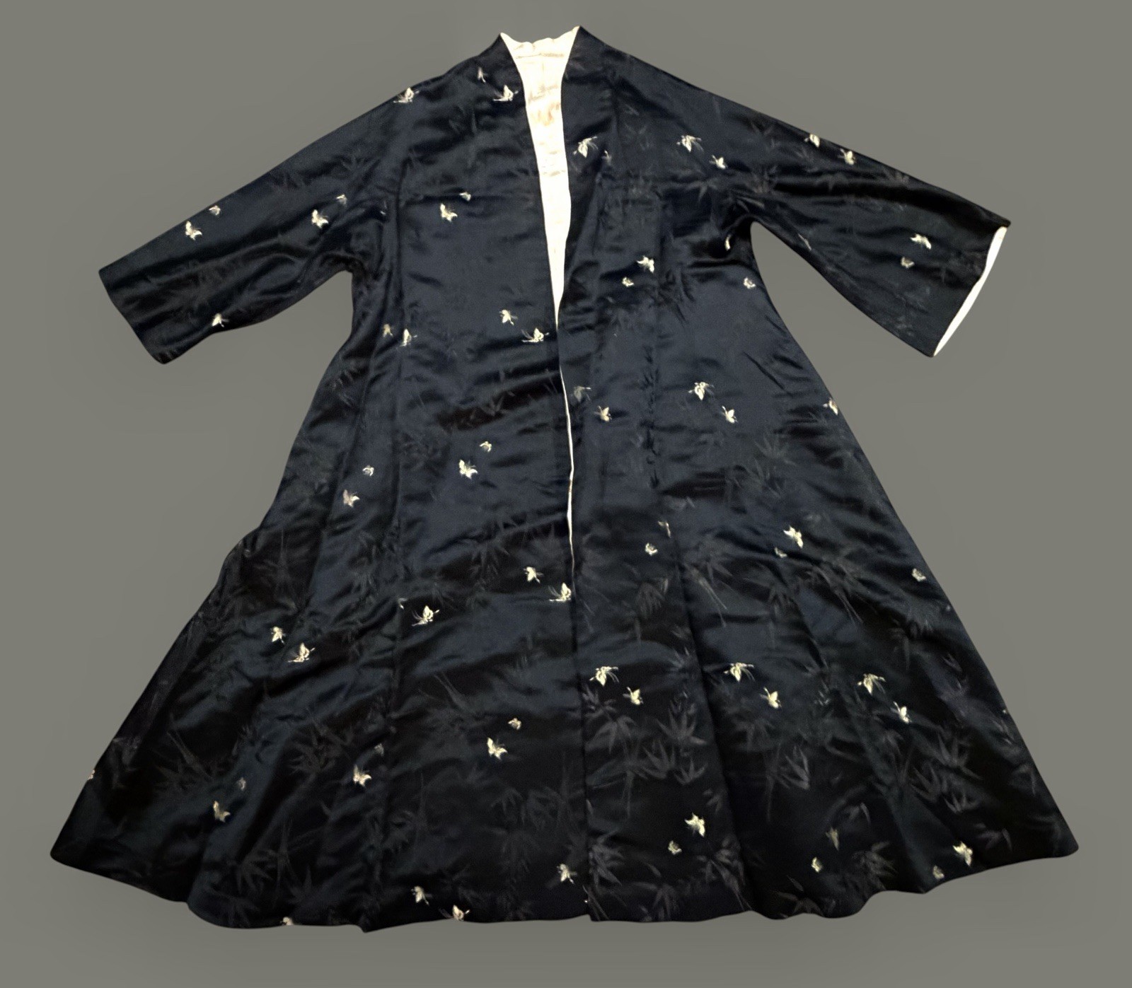 Dynasty Brand Chinese Silk/ Embroidered Robe Reversible , Hong Kong 1950-1960