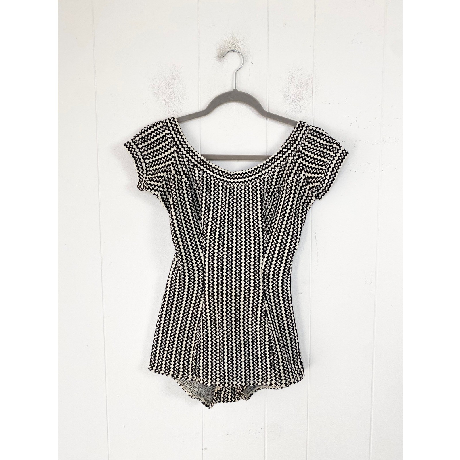 VTG 50s Jantzen Black White Geometric Knit Cap Sleeve One Piece Swimsuit Size 10