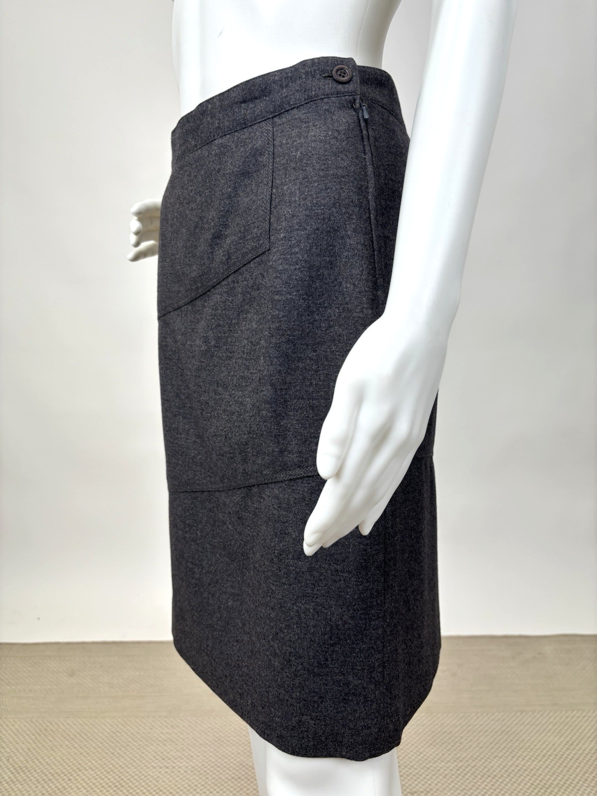 Vintage Authentic Gucci Wool Pencil Skirt New With Tags Silk Lining