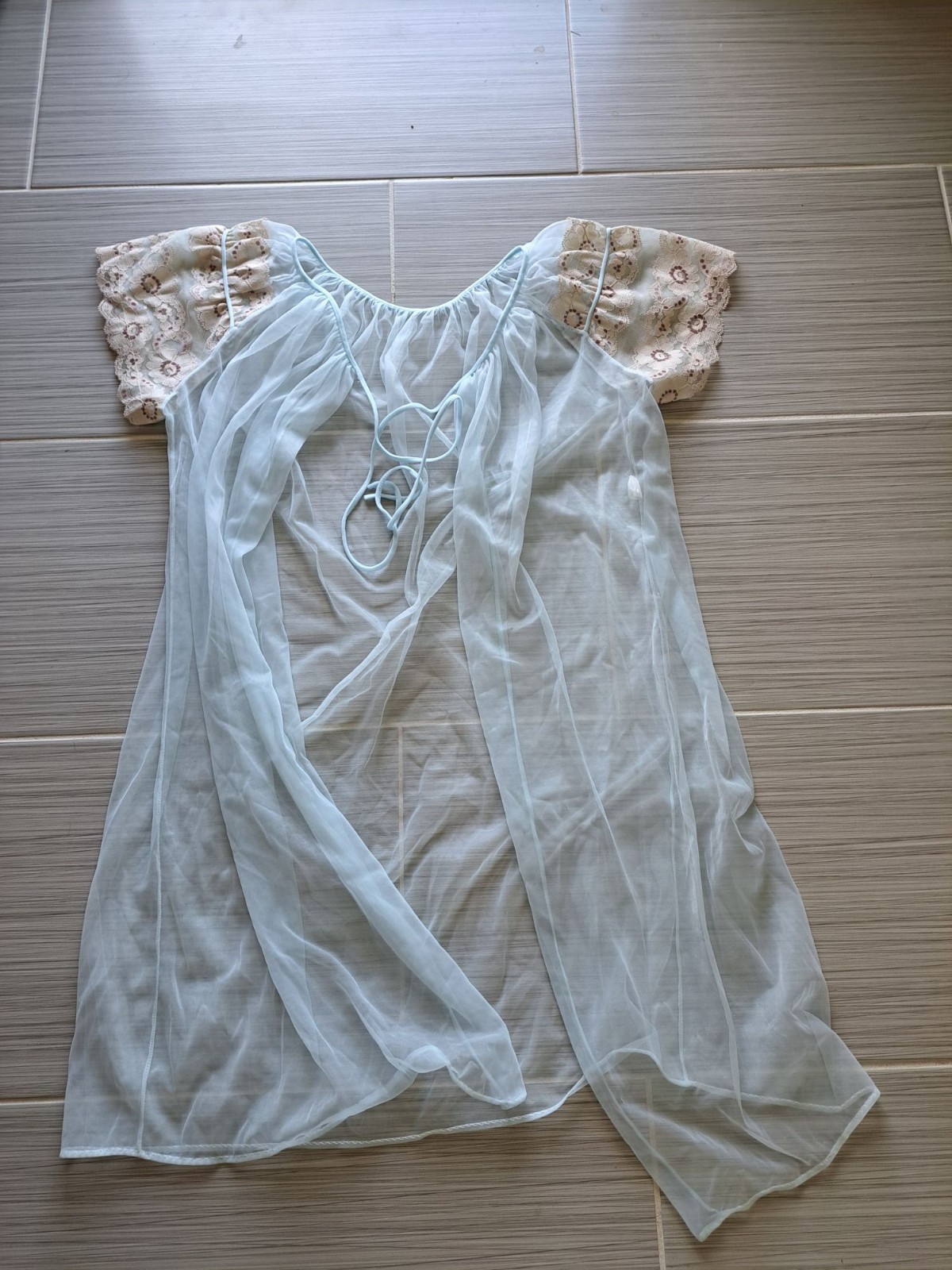Vintage 50&rsquo;s 60&rsquo;s Lace Robes Pink Blue M Nylon Lightweight Sleepwear Lot 2 Tie