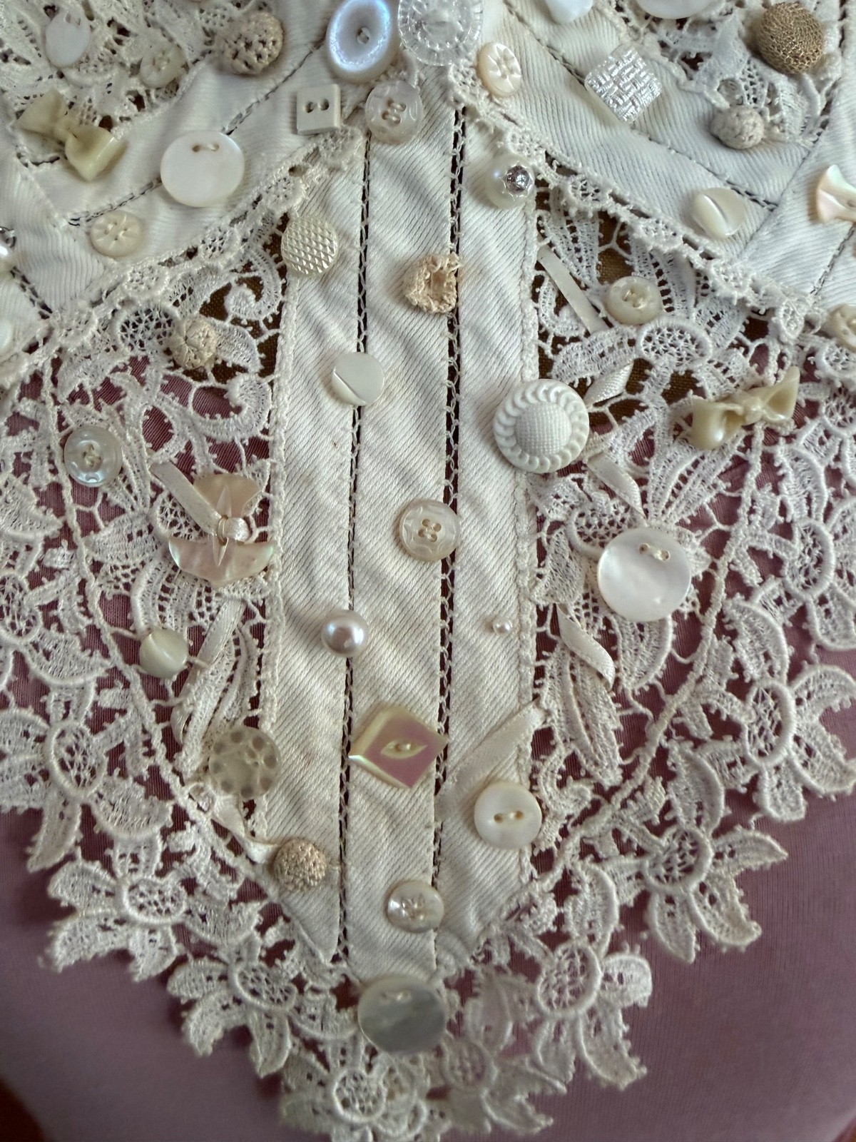 Beautiful Vintage Lace Collar Embellished with Delicate Vintage Buttons