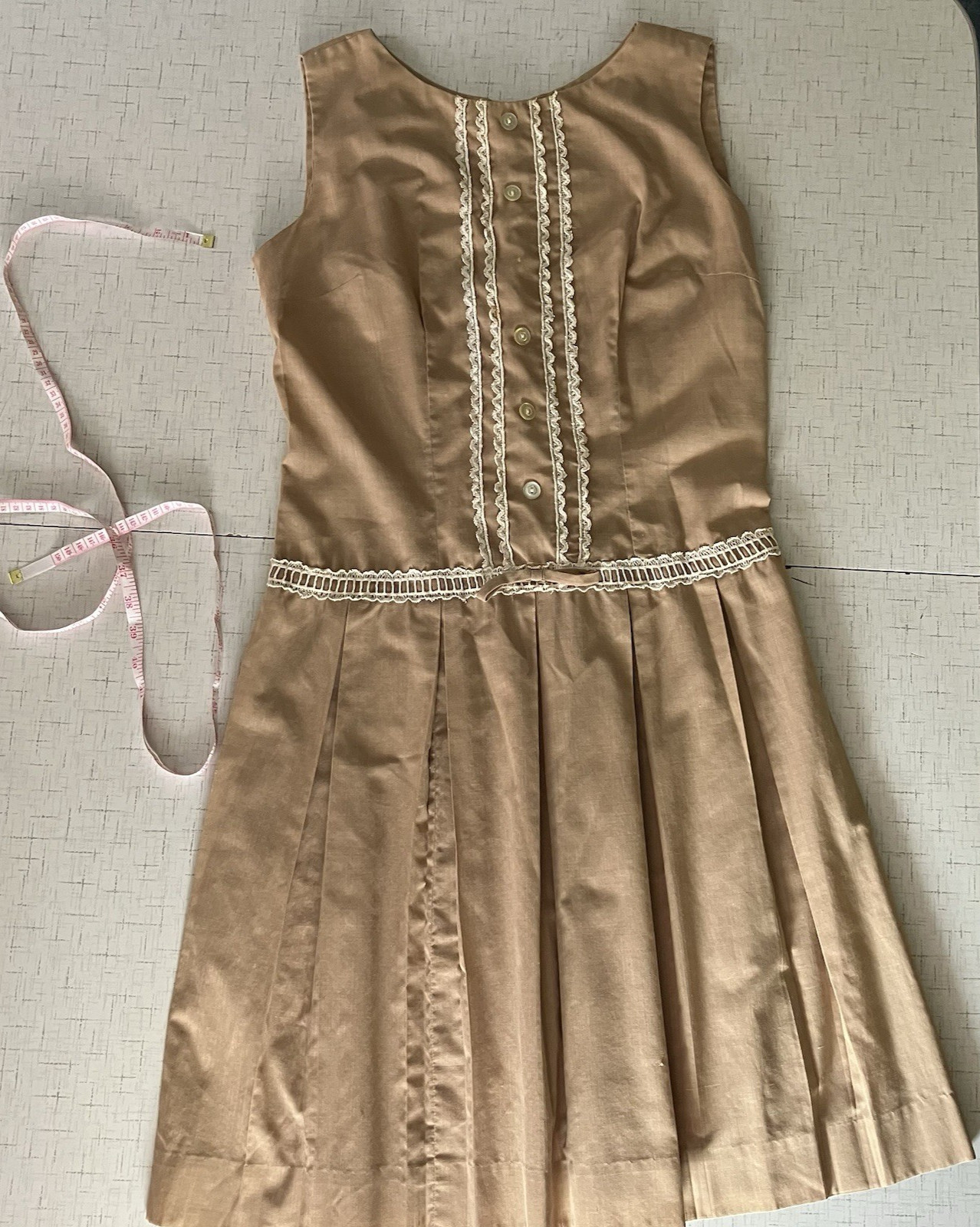 Vintage 60s Tan Summer Cotton Day Dress Bows & Lace Accents Sz M/L