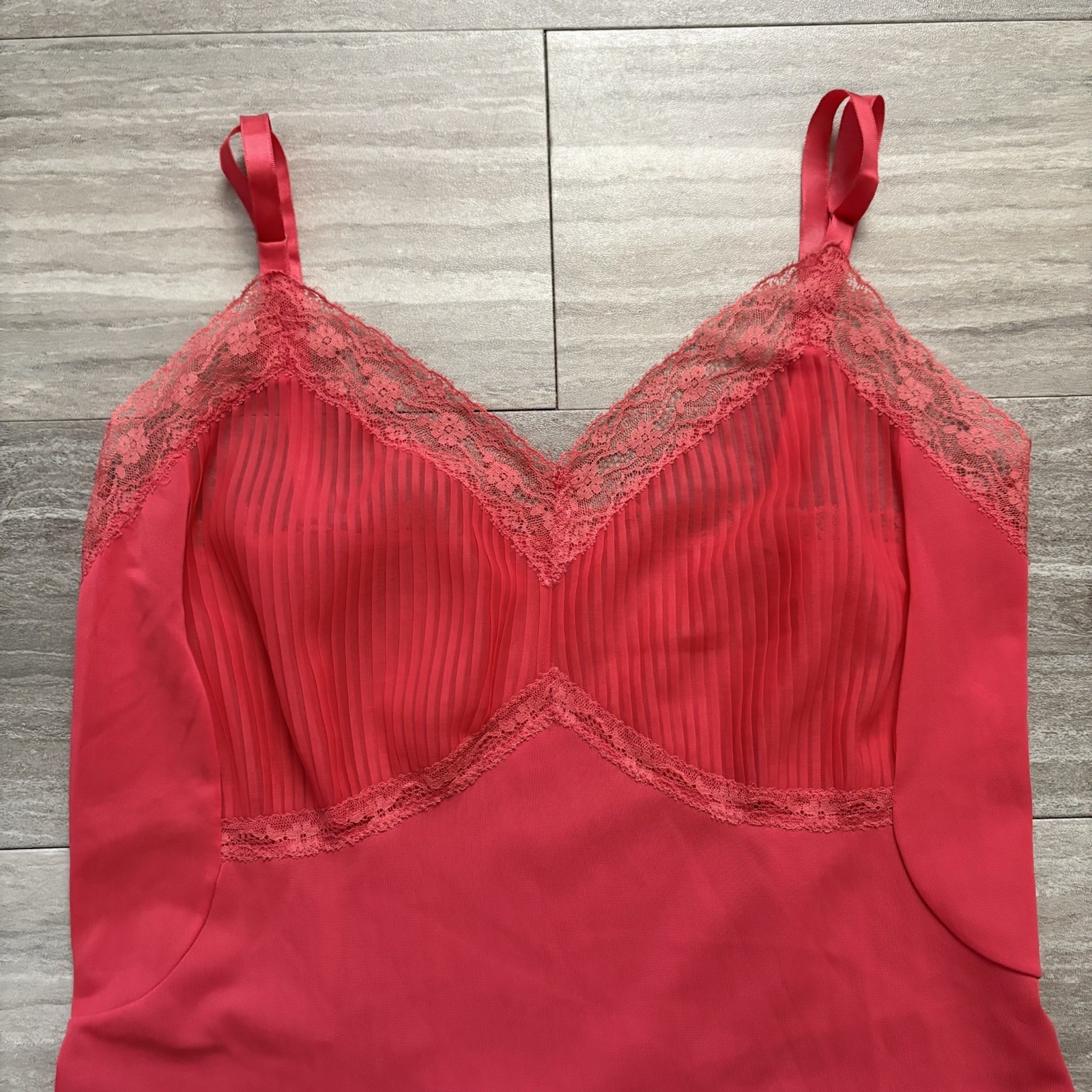 Vintage 1950s Luxite Holeproof Red Nylon Full Slip Lace Pleated Hem Sz 34 S