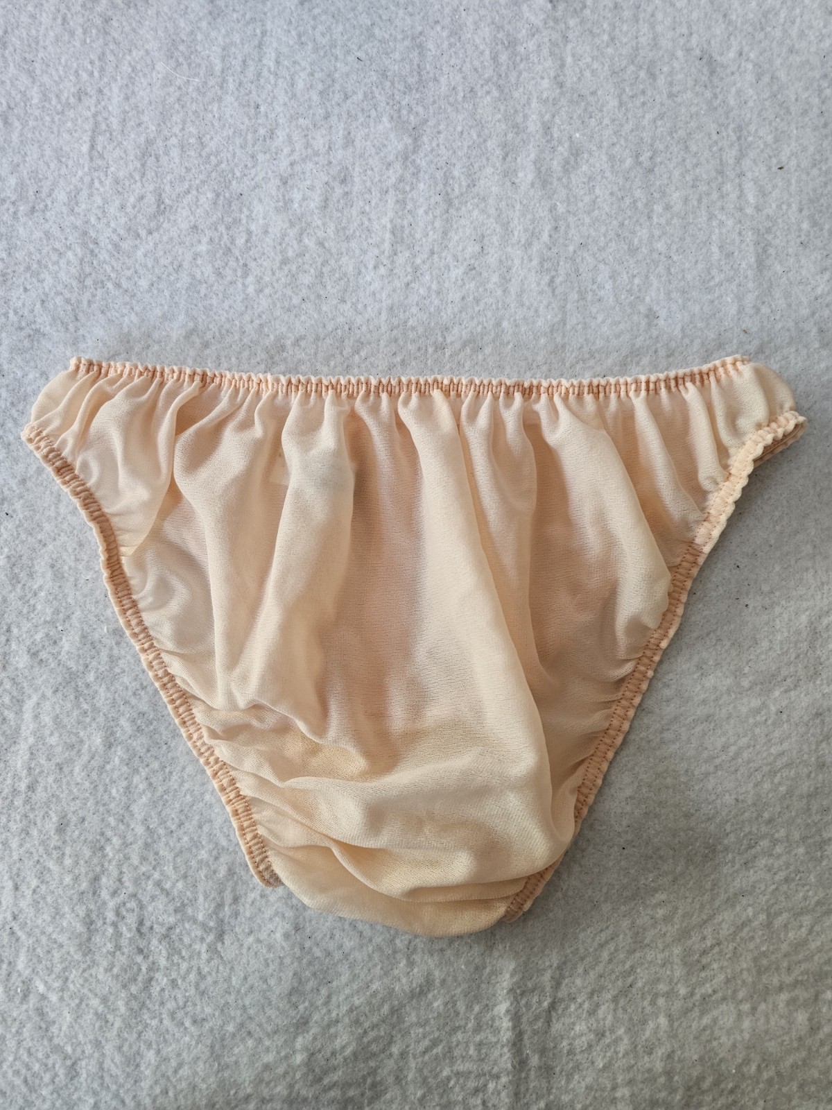 Vassarette Sheer Nylon Bikini Panties Peach Lace Front Size 6 USA